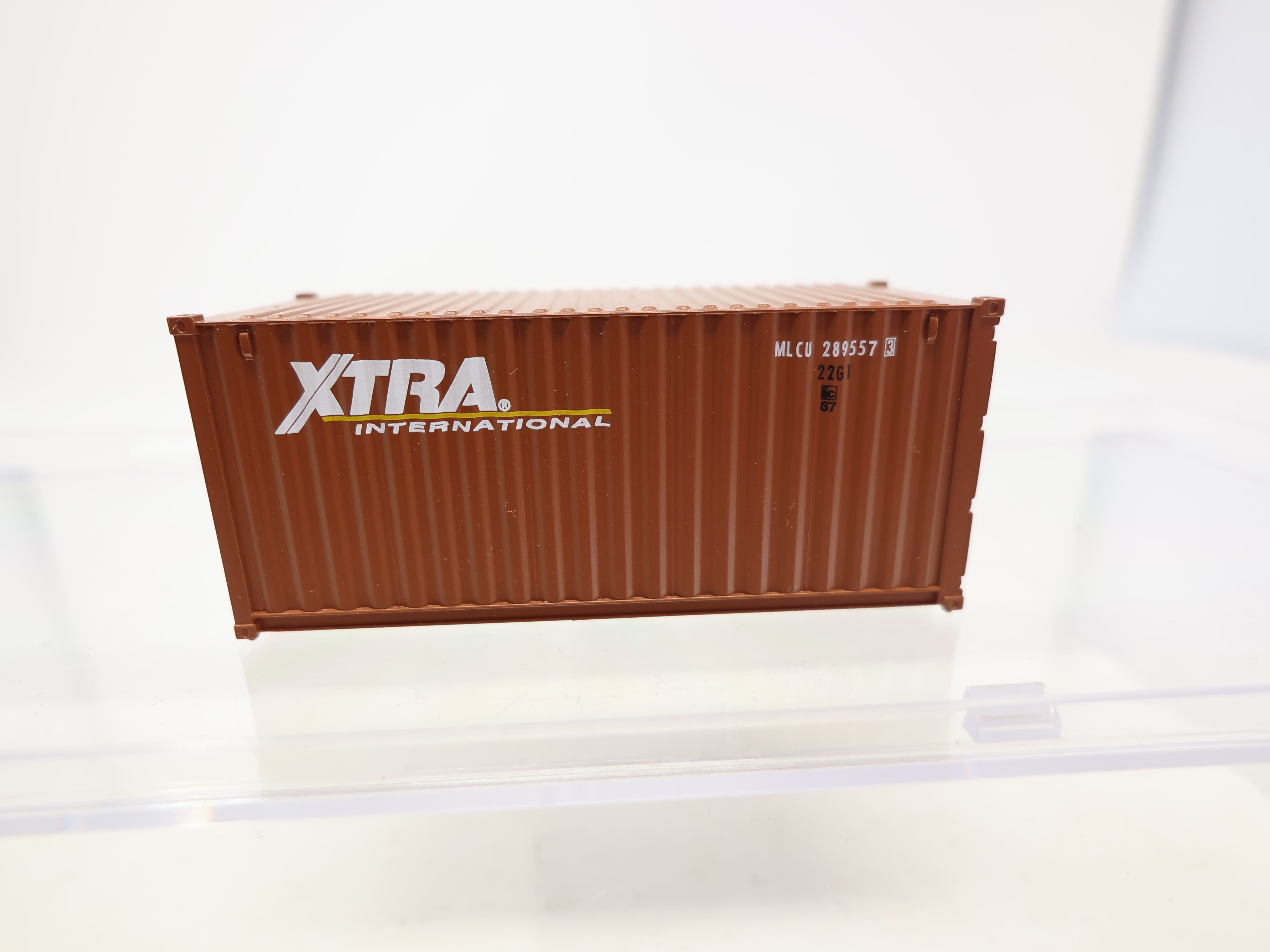 USED Walthers HO Scale, 20' Intermodal Container, Xtra International MLCU #2895573