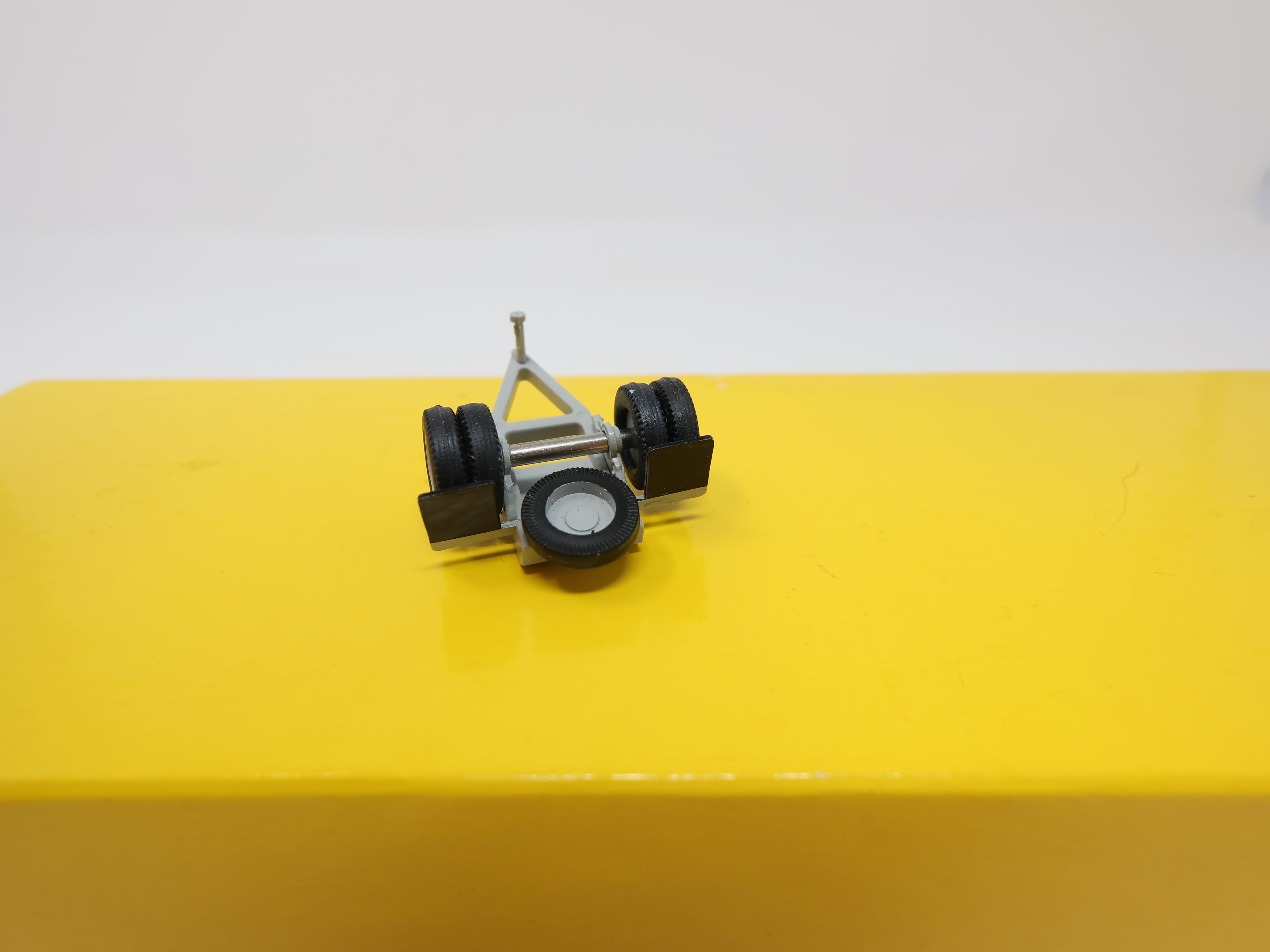 USED HO Scale, Converter Dolly For Trailer