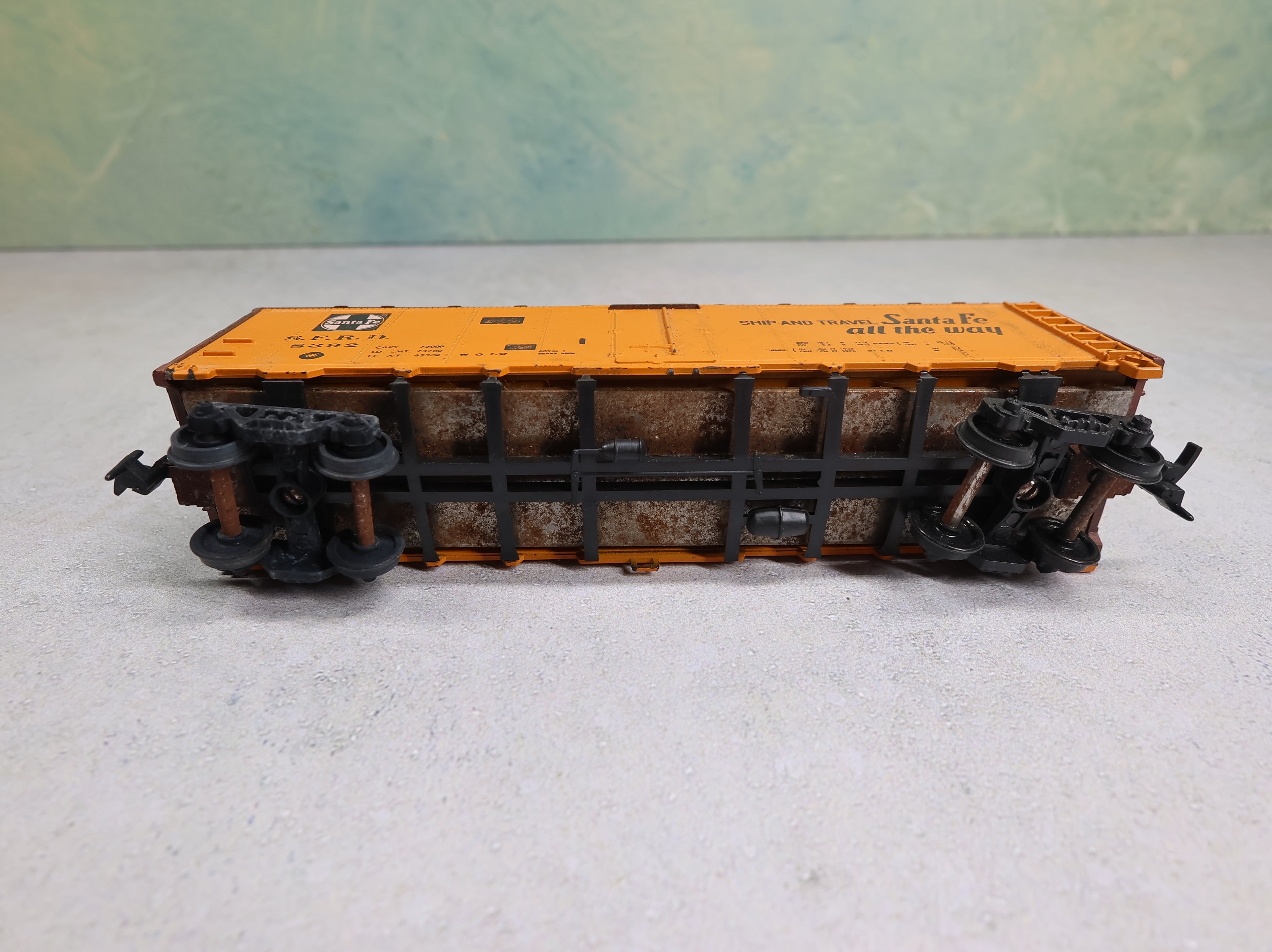 USED Athearn HO Scale 40' Reefer Box Car Santa Fe SFRD #8392