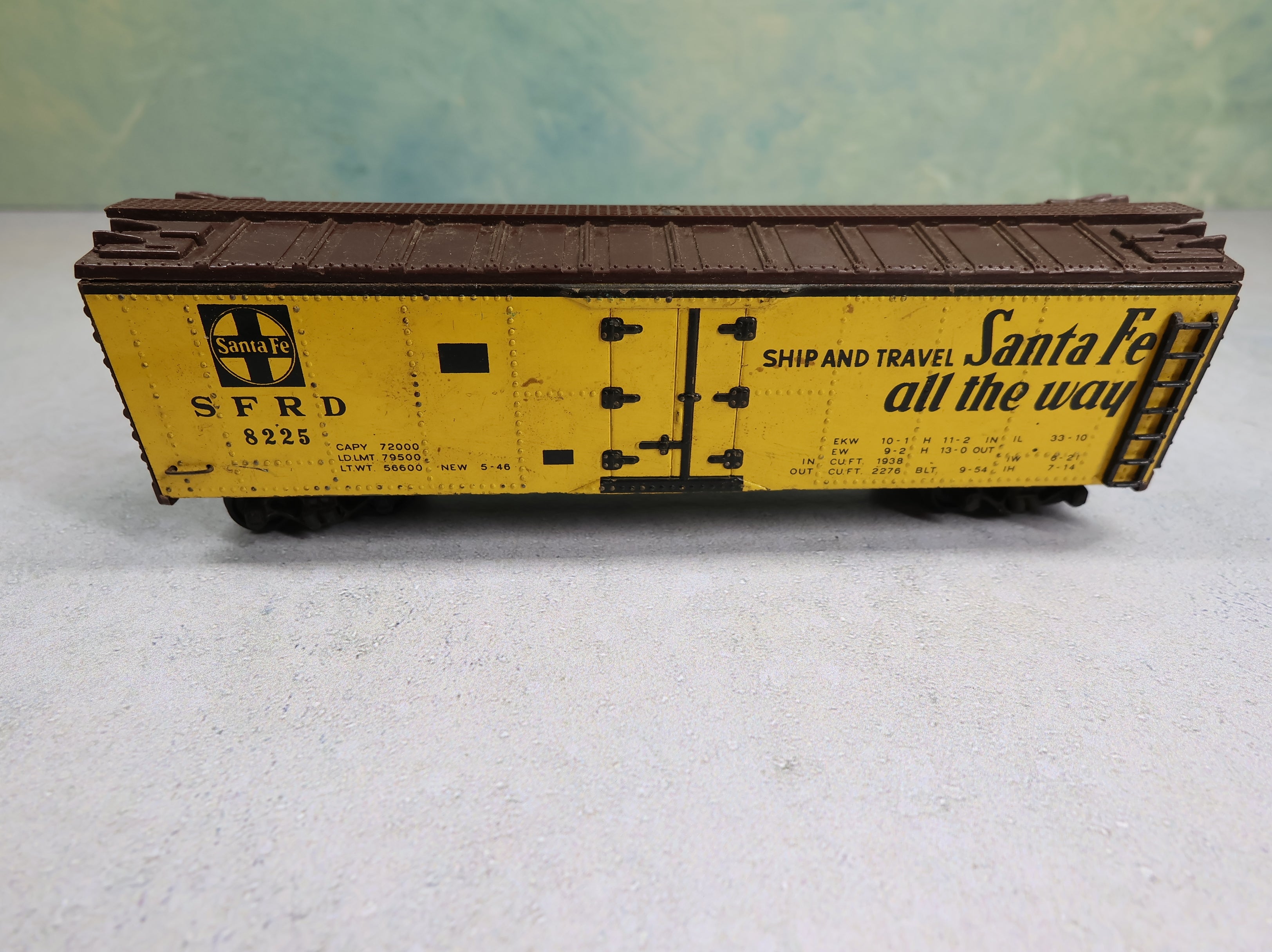 USED Fleischmann HO Scale 40' Reefer Box Car Santa Fe SFRD #8225