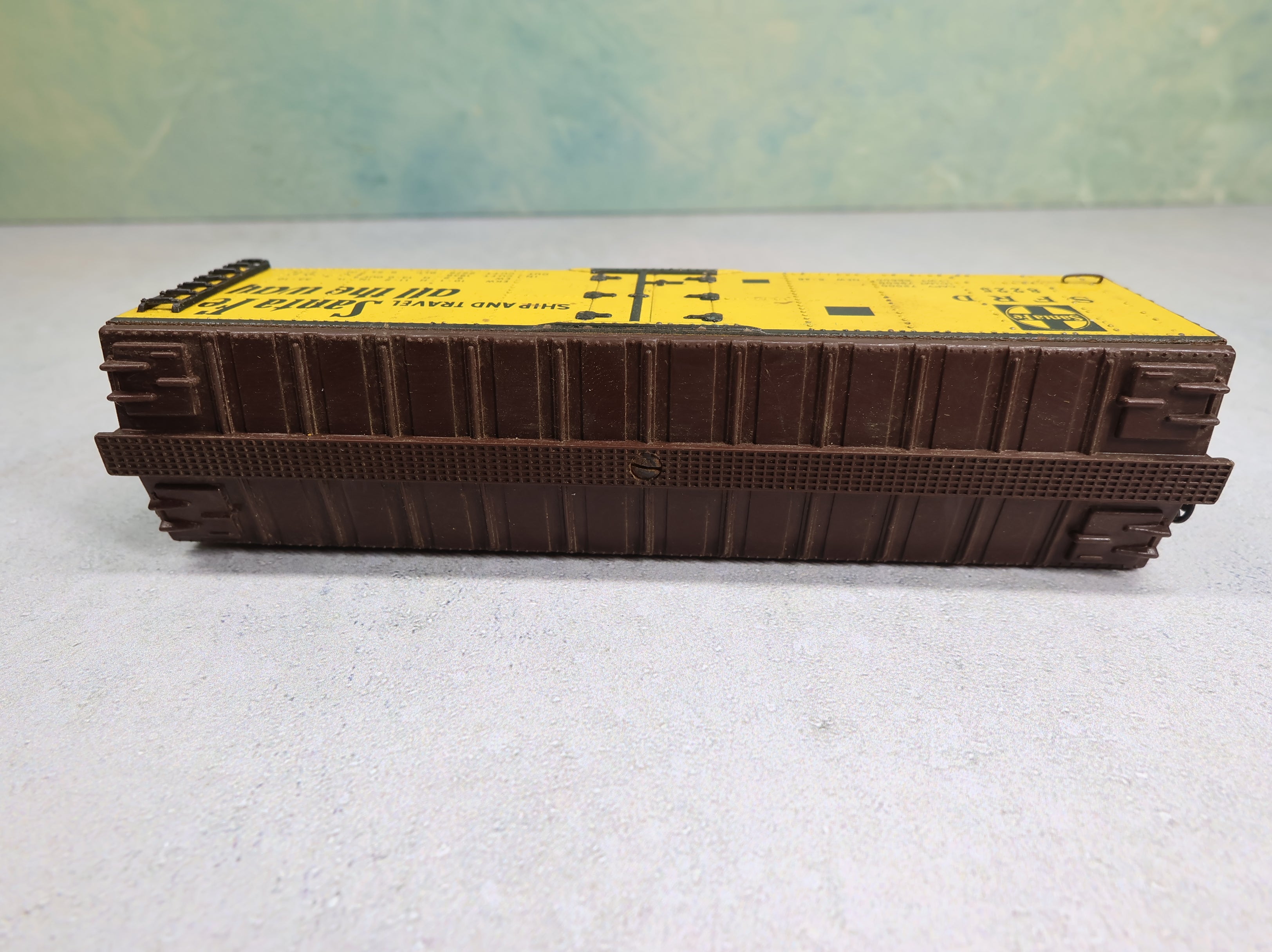 USED Fleischmann HO Scale 40' Reefer Box Car Santa Fe SFRD #8225