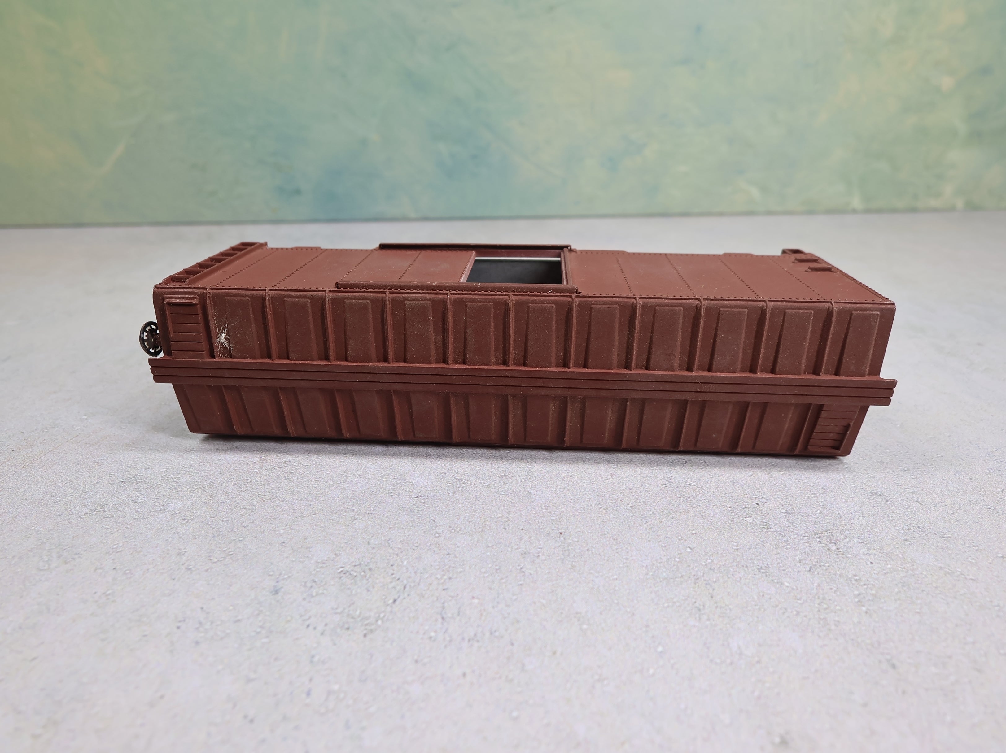 USED Roundhouse HO Scale 40' Steel Box Car Undecorated Brown