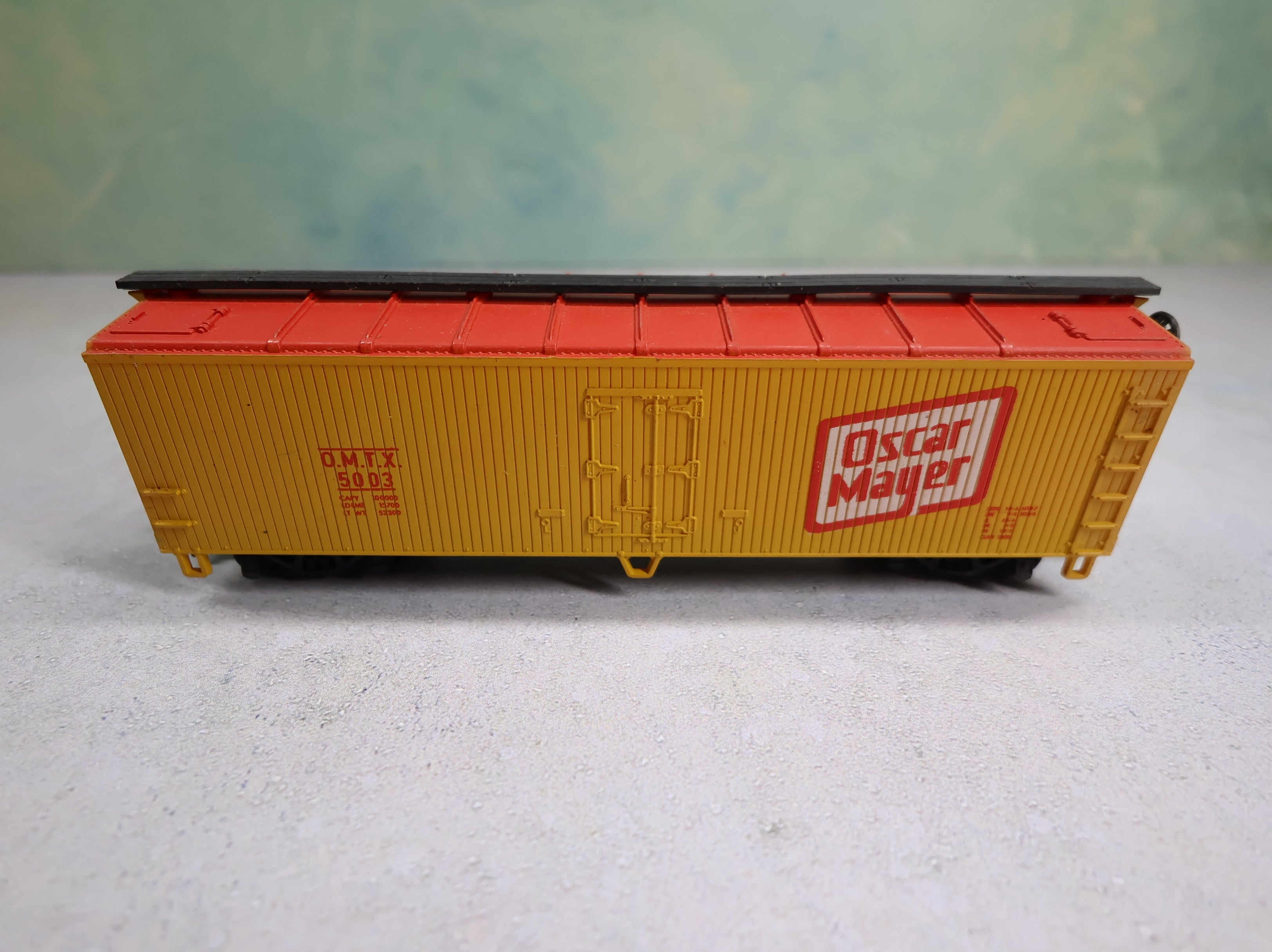 USED AHM HO Scale 40' Wooden Reefer Box Car Oscar Mayer OMTX #5003