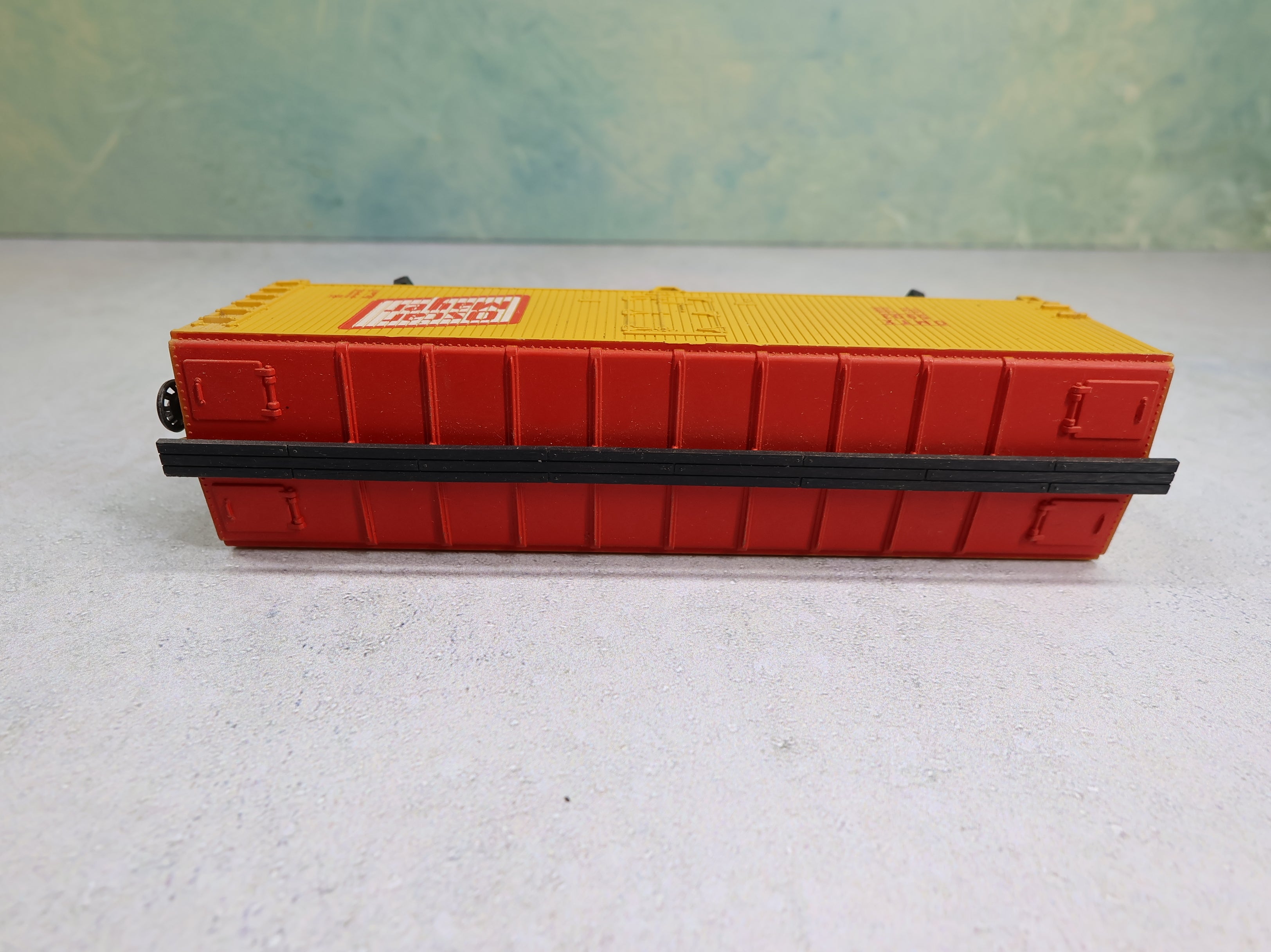 USED AHM HO Scale 40' Wooden Reefer Box Car Oscar Mayer OMTX #5003