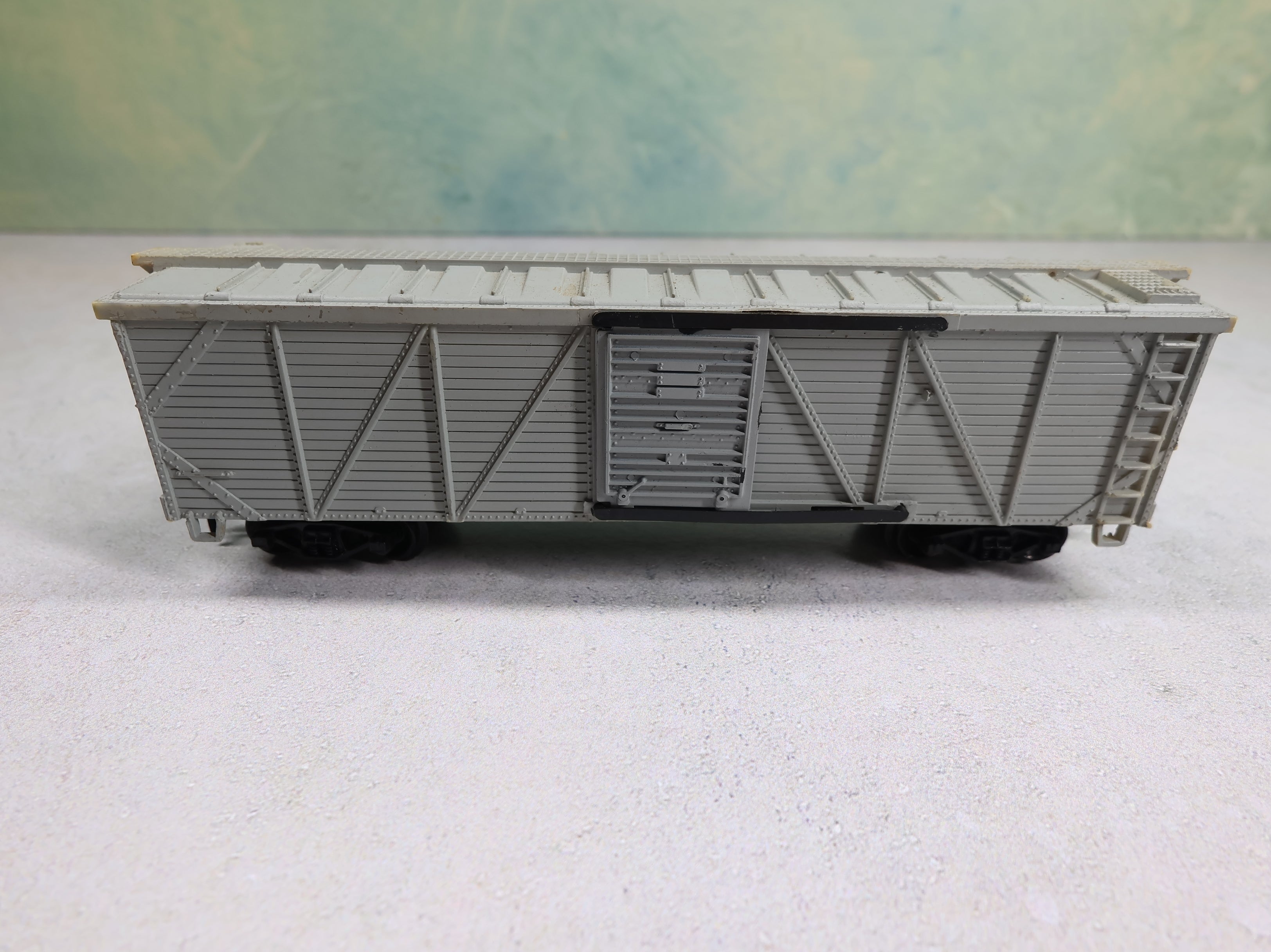 USED Life-Like HO Scale 40' Wooden Box Car Virginian VGN #61550