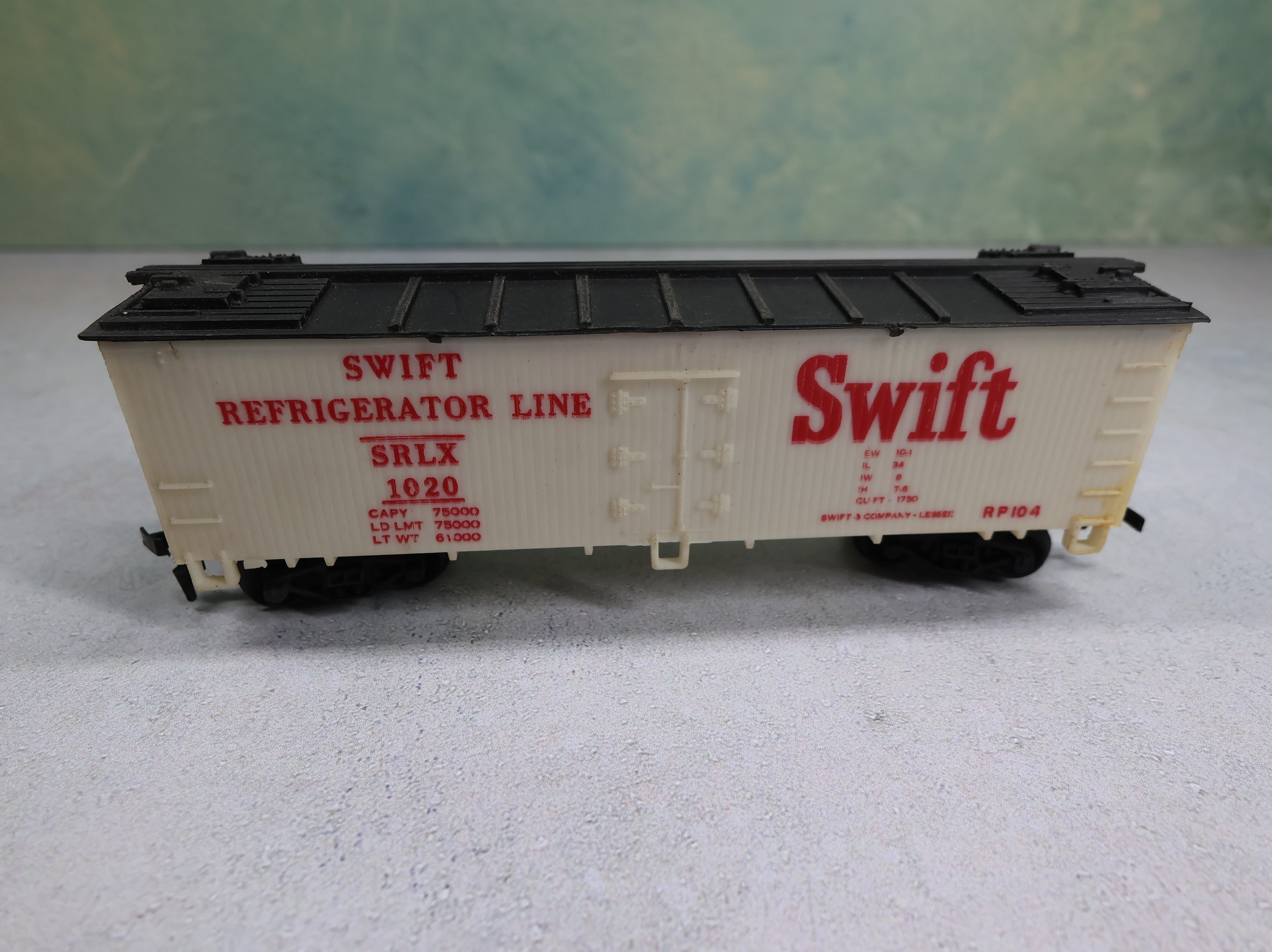 USED Life-Like HO Scale 38' Wooden Reefer Box Car Swift Refrigerator Line SRLX #1020