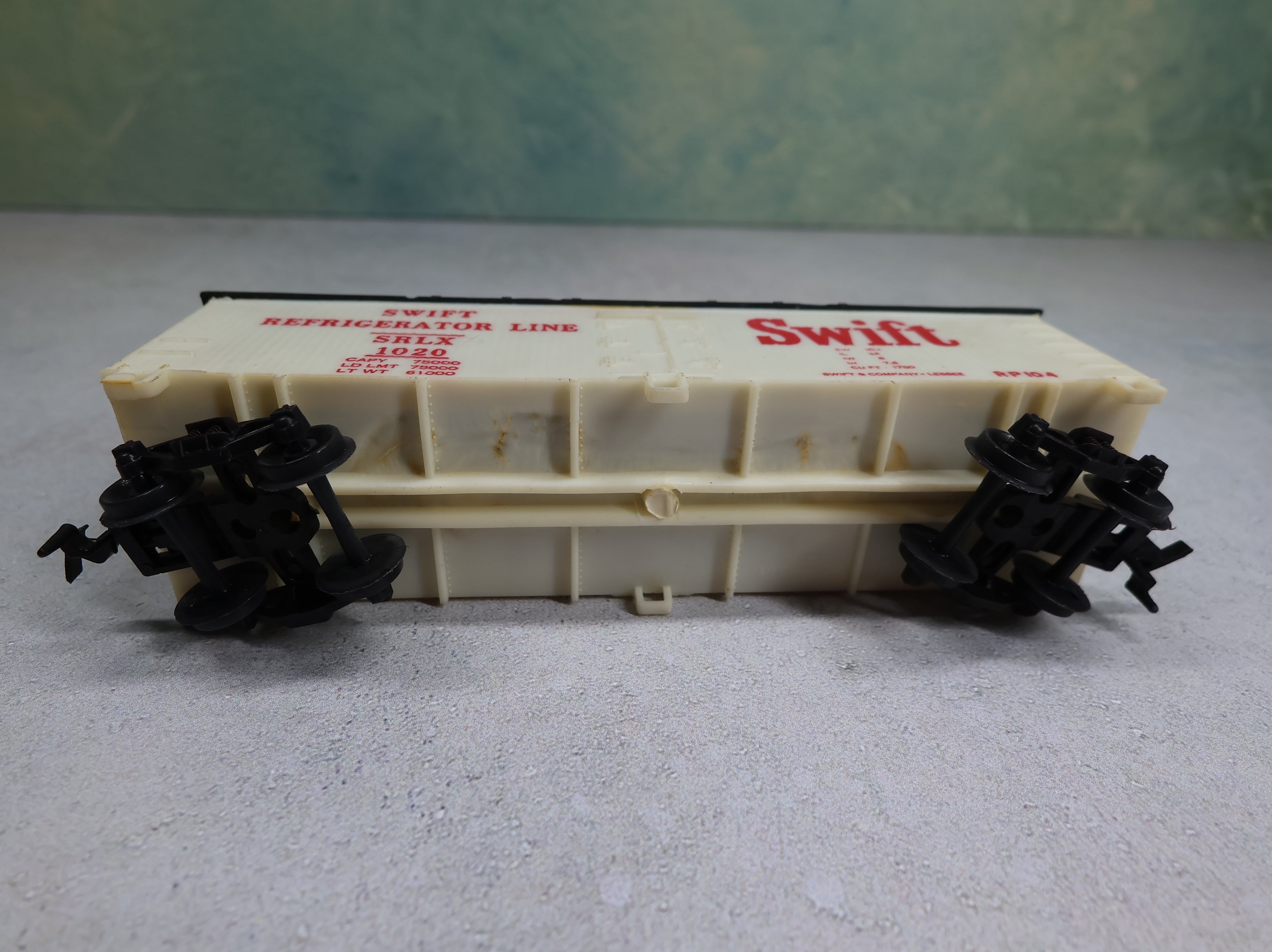 USED Life-Like HO Scale 38' Wooden Reefer Box Car Swift Refrigerator Line SRLX #1020