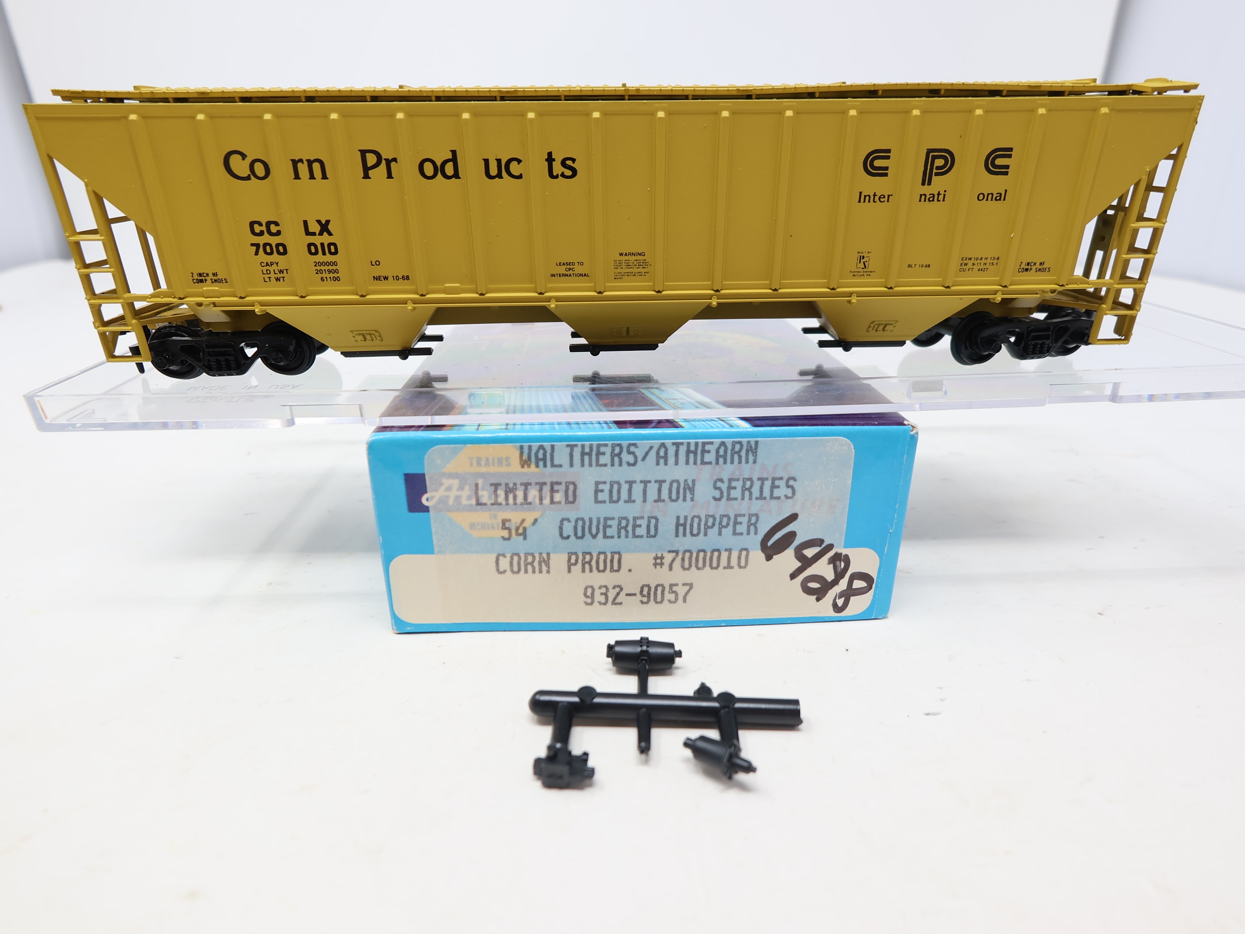 USED Athearn 932-9057 HO Scale, Walthers LMT 54' Covered Hopper, Corn Products CCLX #700010