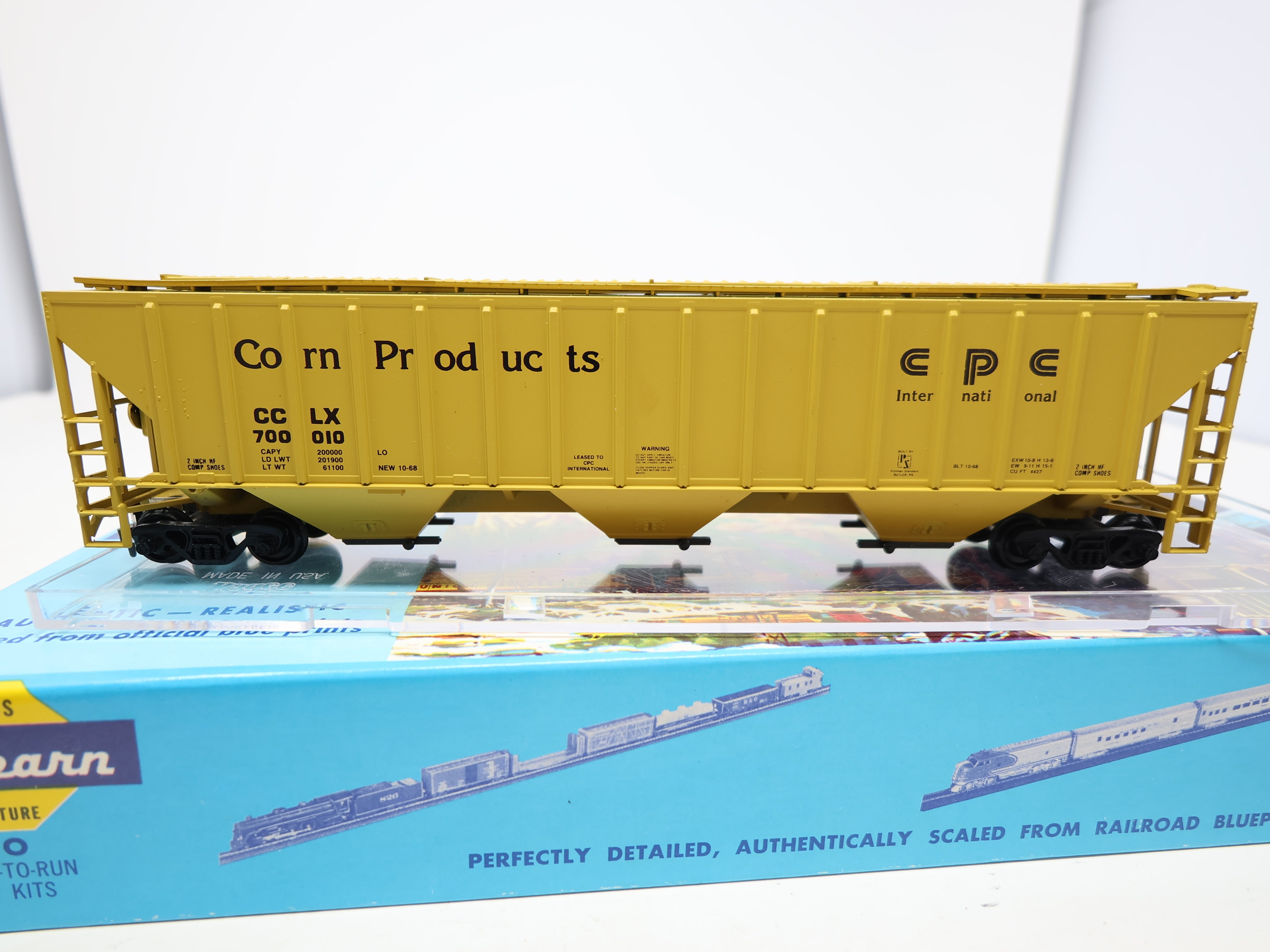 USED Athearn 932-9057 HO Scale, Walthers LMT 54' Covered Hopper, Corn Products CCLX #700010