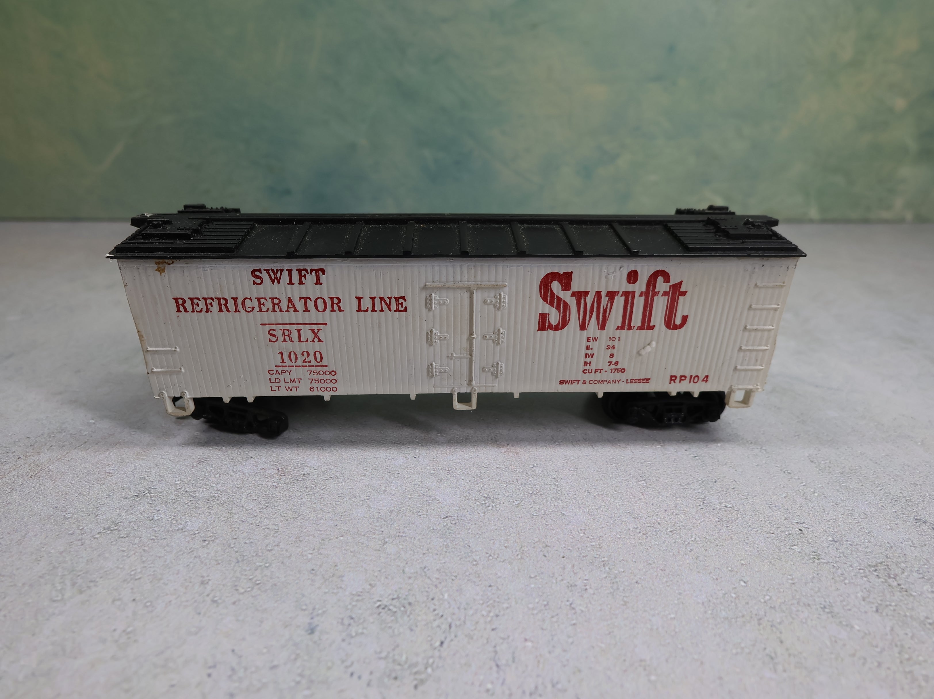 USED Varney HO Scale 38' Wooden Reefer Box Car Swift Refrigerator Line SRLX #1020