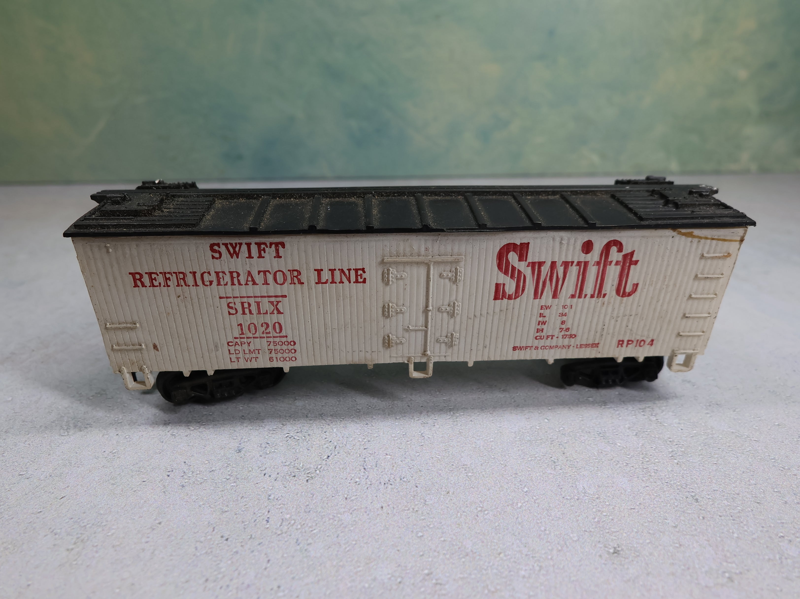 USED Varney HO Scale 38' Wooden Reefer Box Car Swift Refrigerator Line SRLX #1020