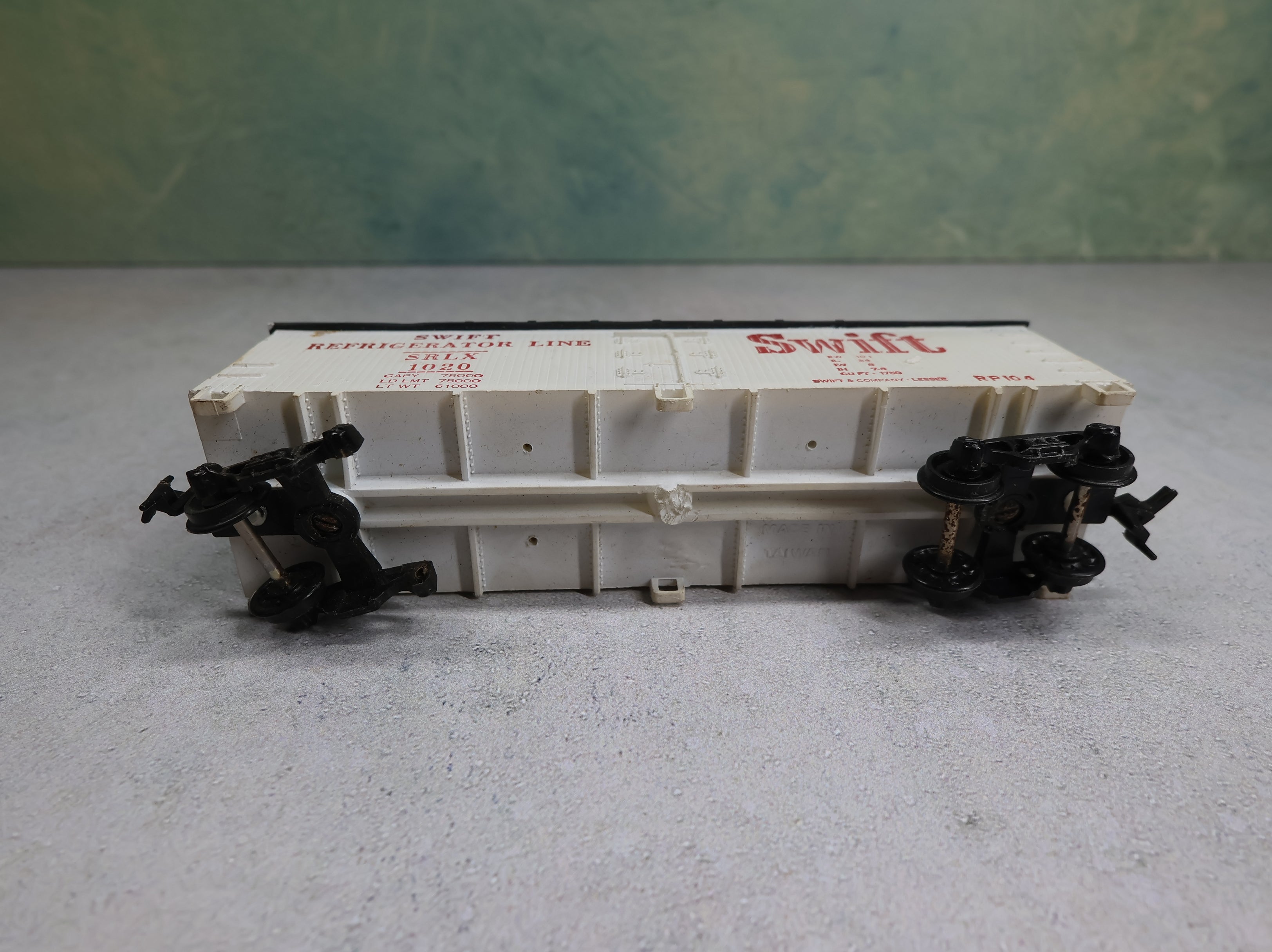 USED Varney HO Scale 38' Wooden Reefer Box Car Swift Refrigerator Line SRLX #1020