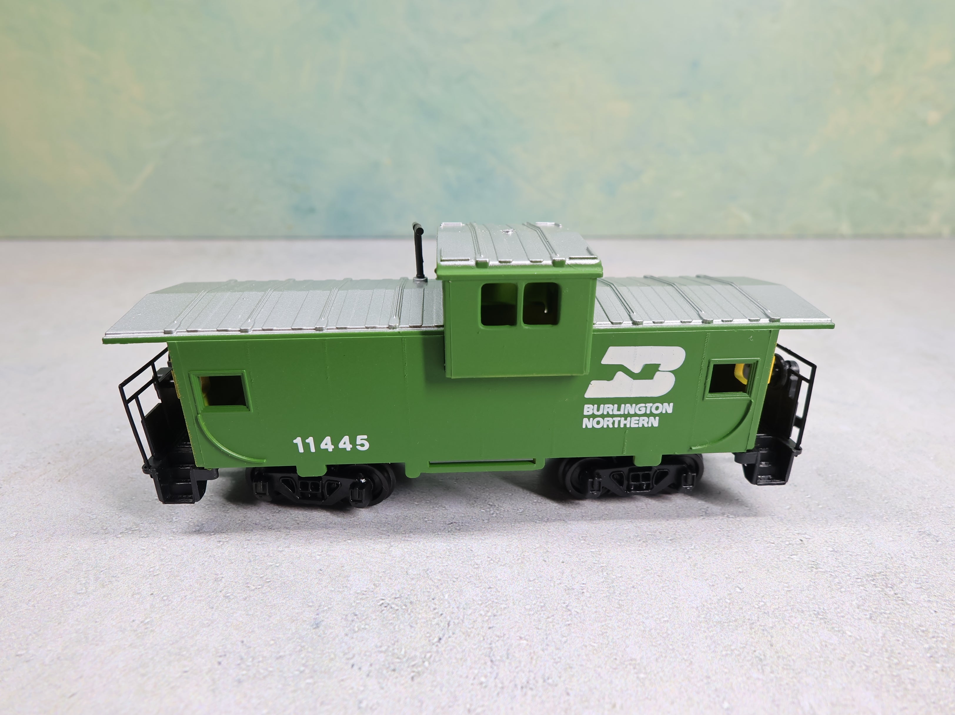 USED Bachmann HO Scale Caboose Burlington Northern BN #11445