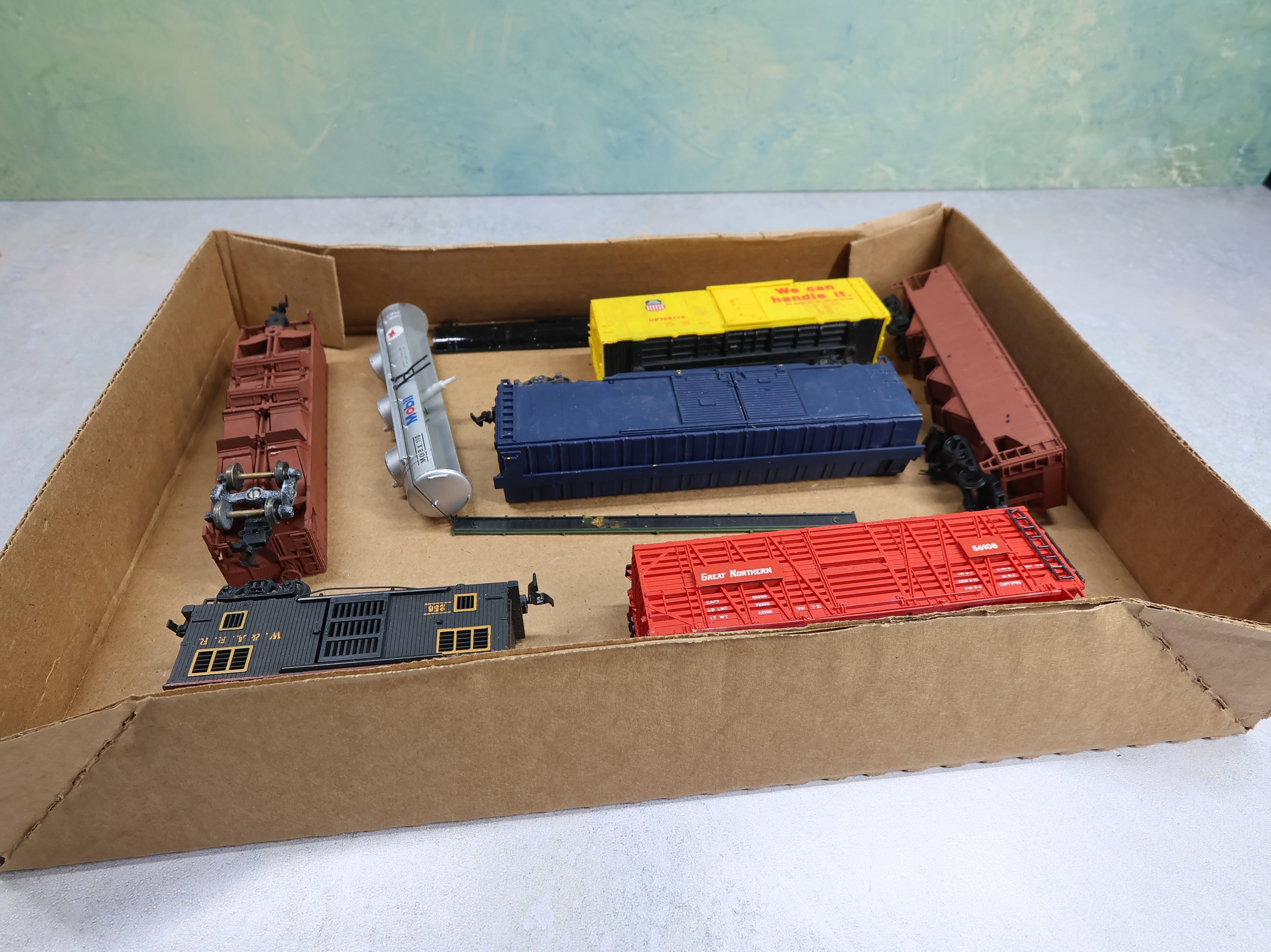 USED HO Scale Lot of Rough Cars For Parts & Repair (7 pcs)