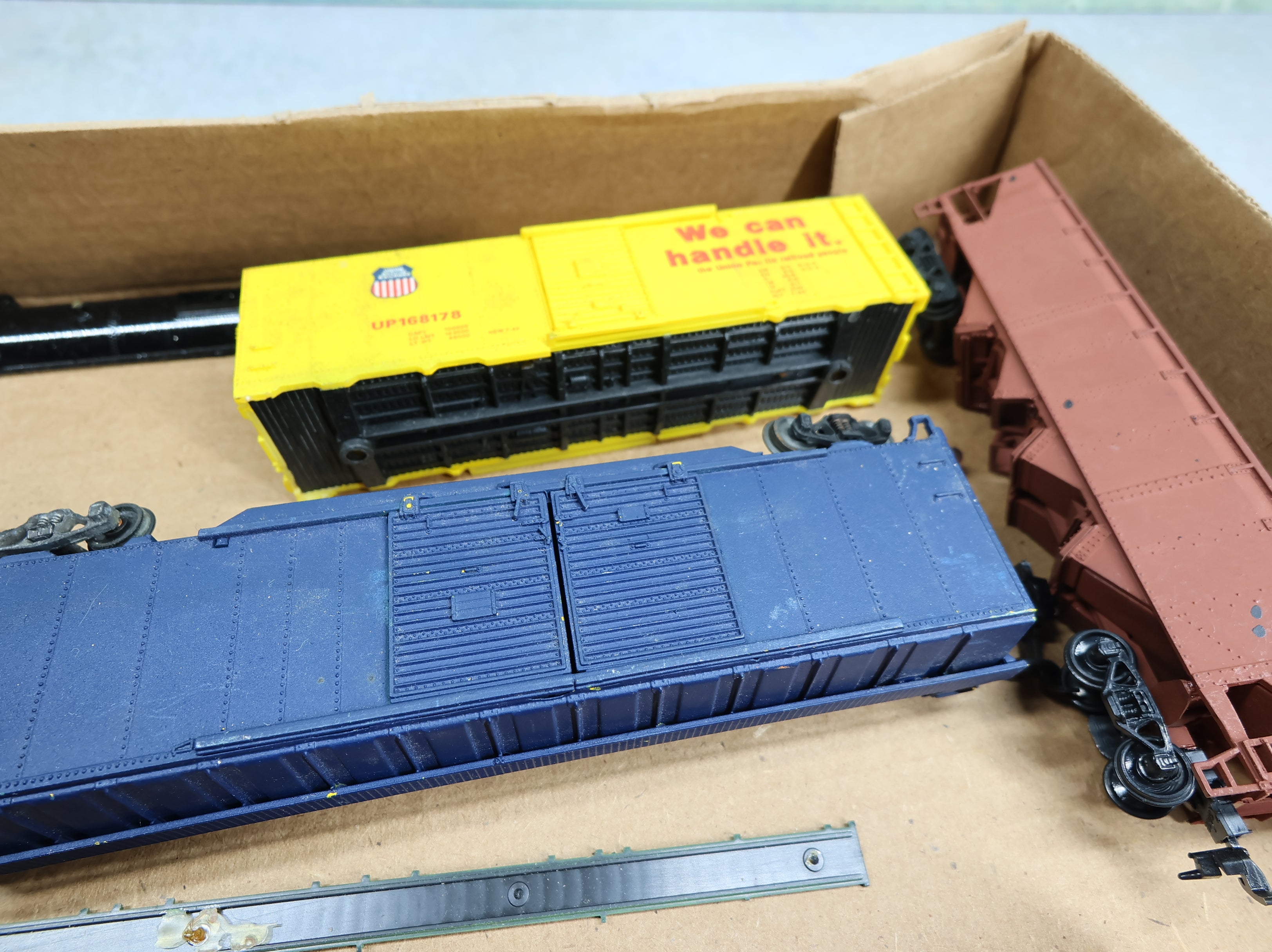 USED HO Scale Lot of Rough Cars For Parts & Repair (7 pcs)