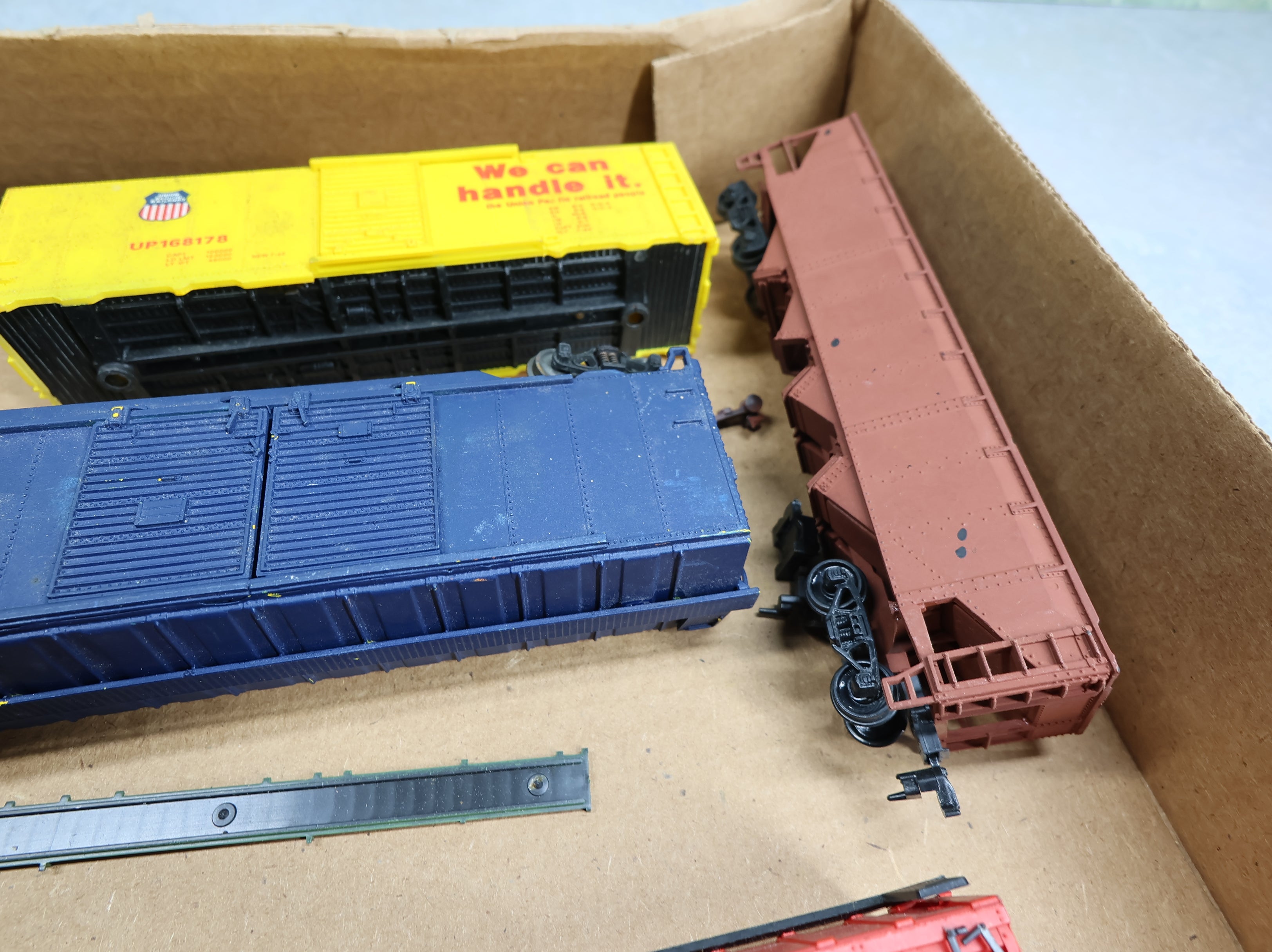 USED HO Scale Lot of Rough Cars For Parts & Repair (7 pcs)