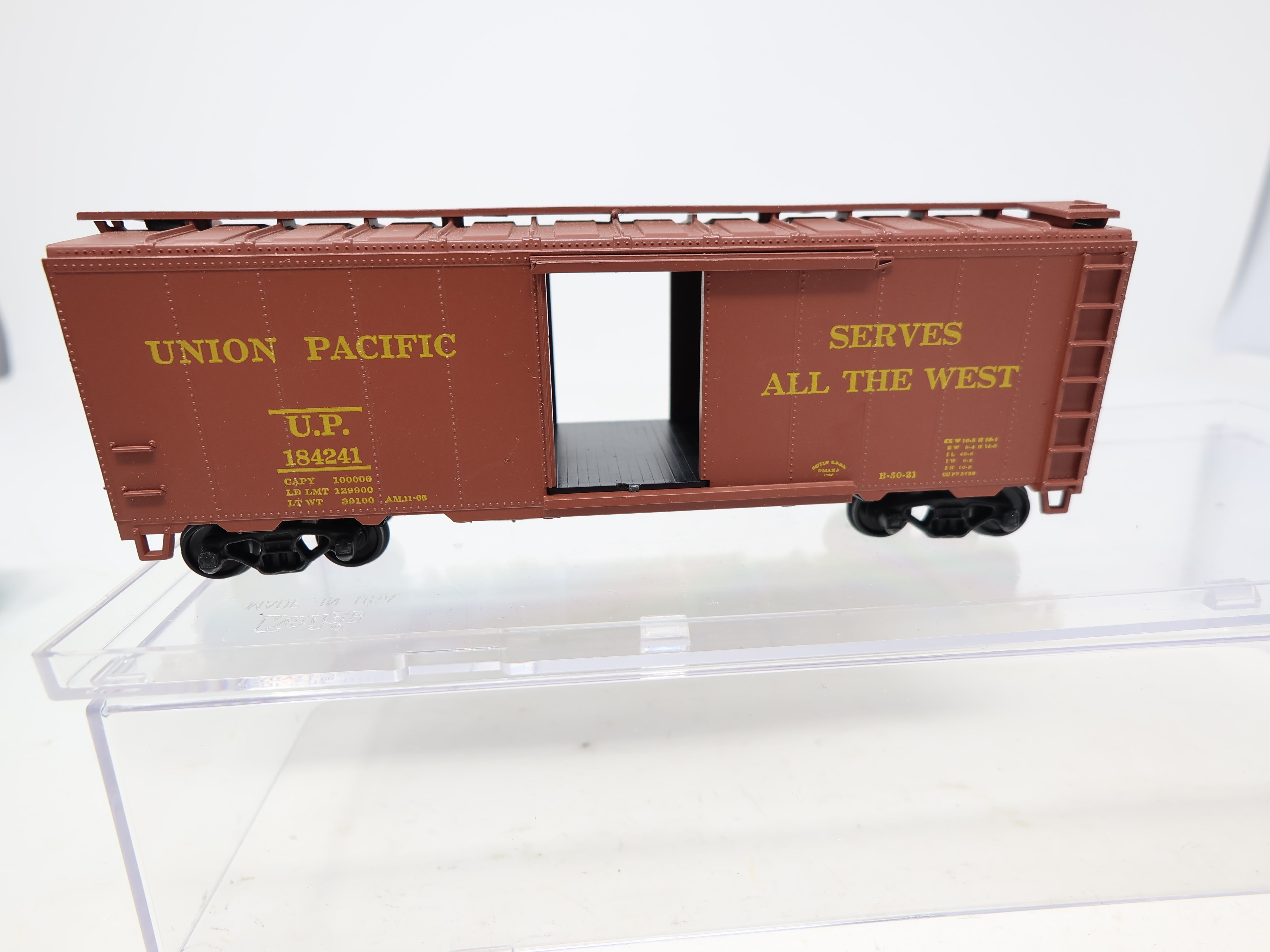 USED Athearn 5012 HO Scale, 40' Box Car, Union Pacific UP #184241