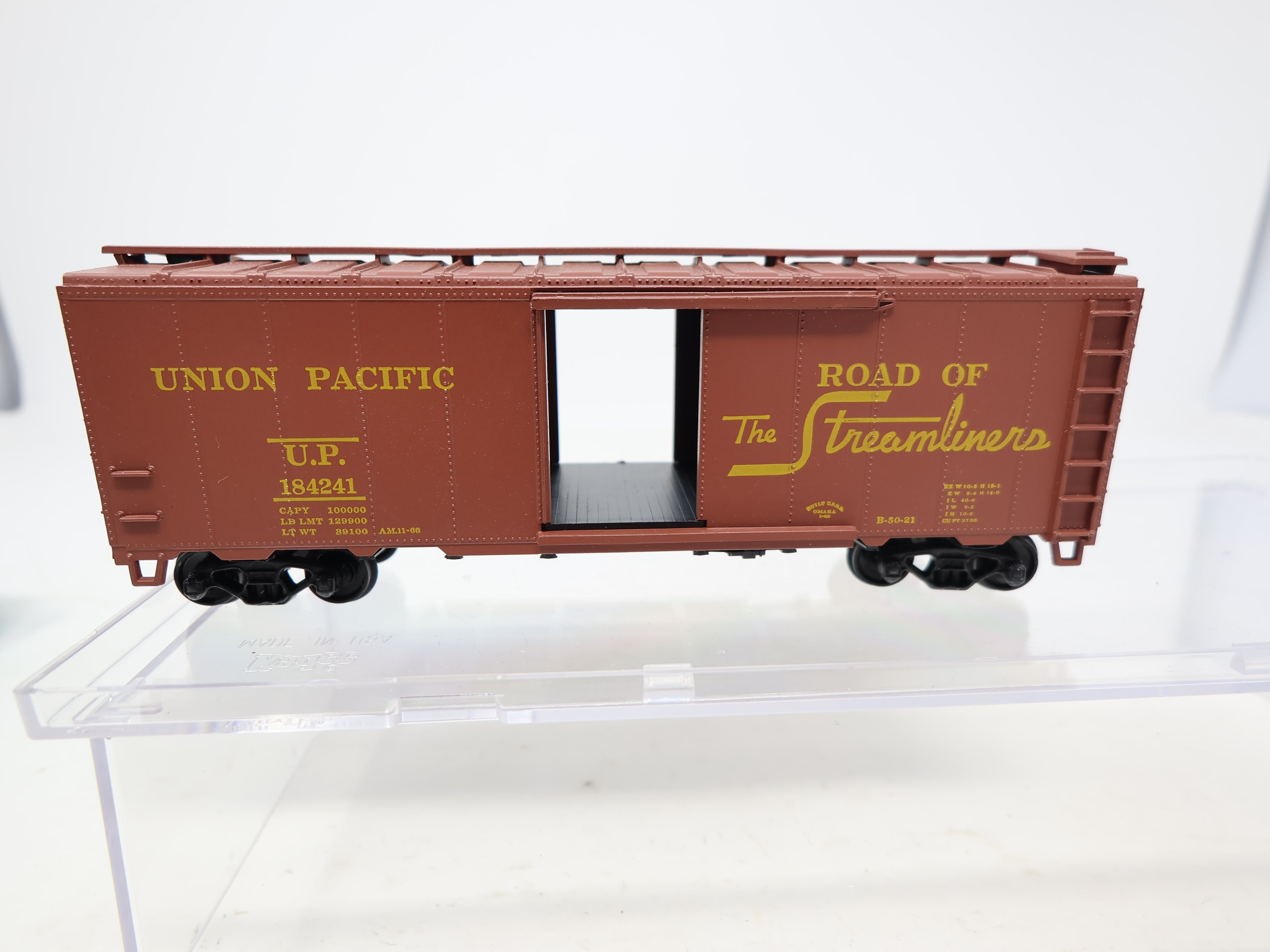 USED Athearn 5012 HO Scale, 40' Box Car, Union Pacific UP #184241