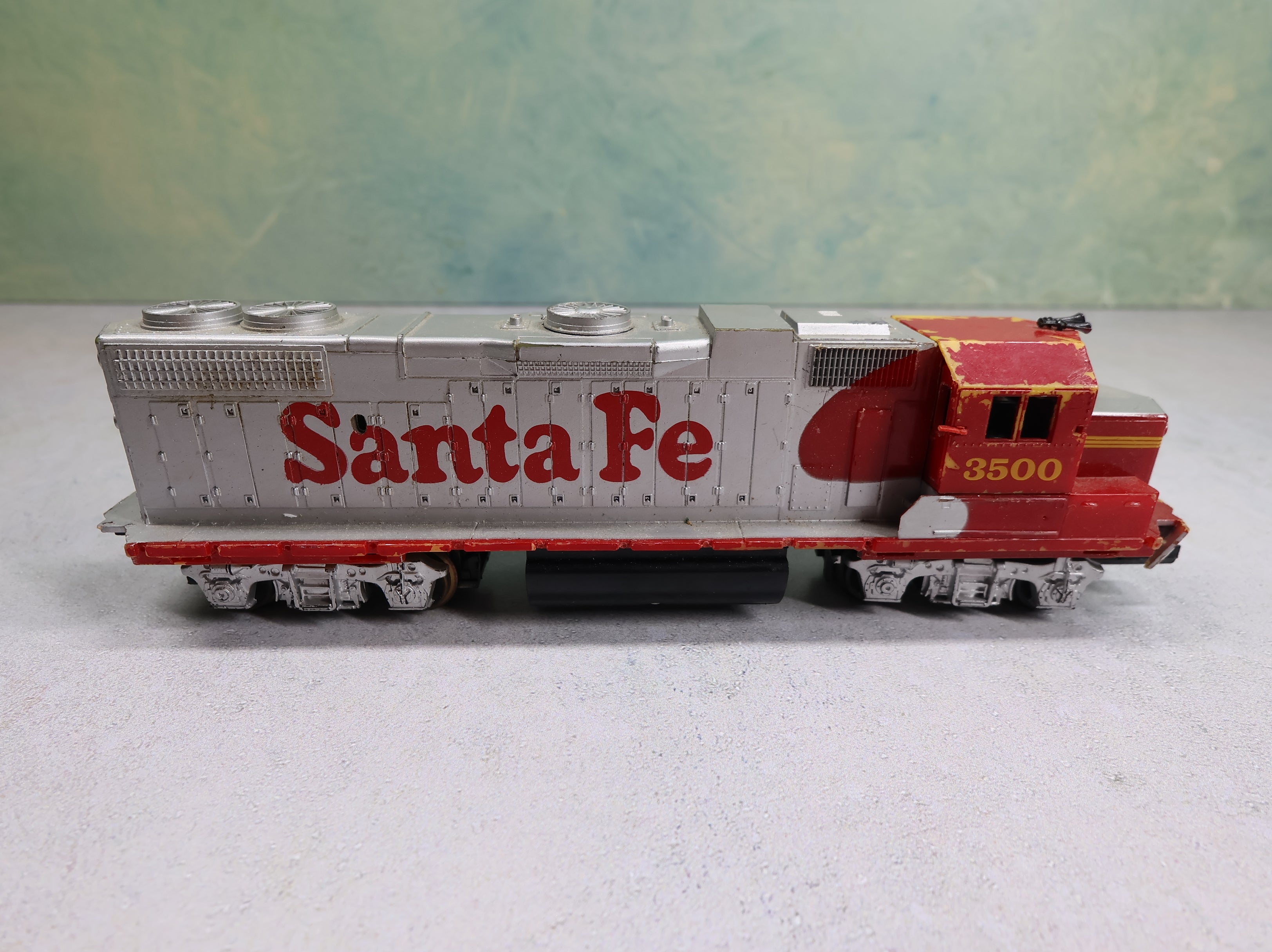 USED Life-Like HO Scale GP38 Diesel Locomotive Santa Fe #3500 DC