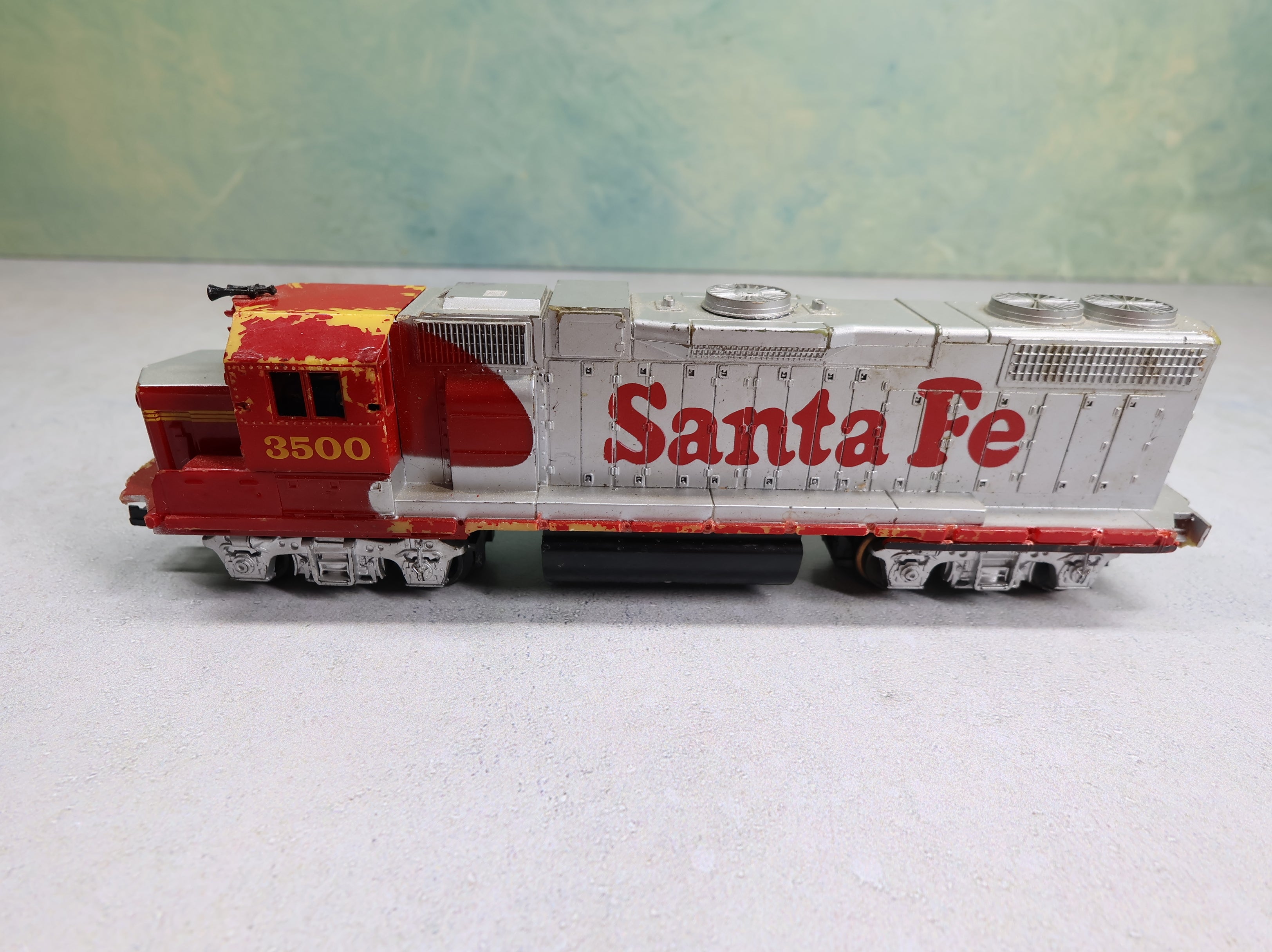 USED Life-Like HO Scale GP38 Diesel Locomotive Santa Fe #3500 DC