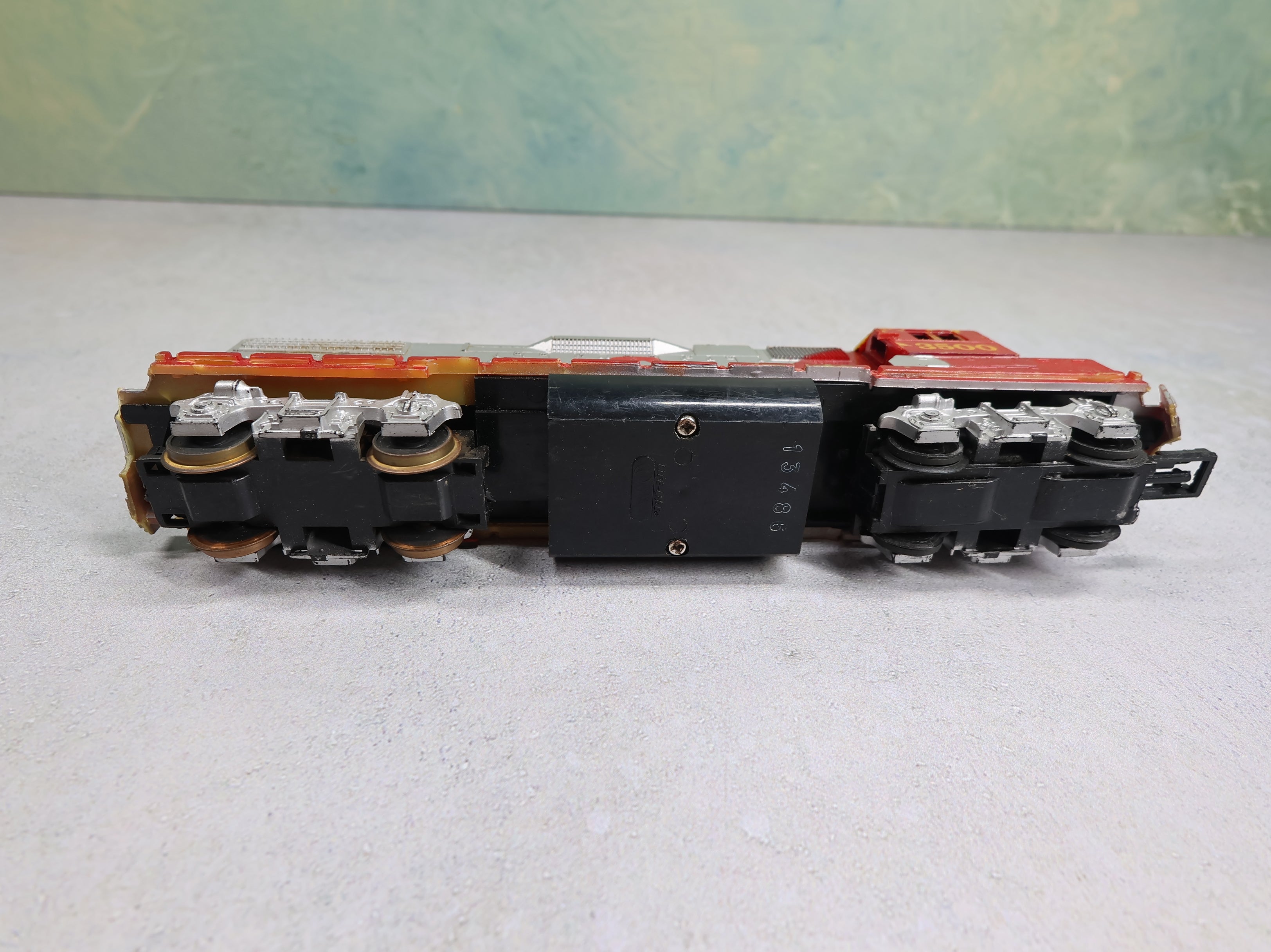 USED Life-Like HO Scale GP38 Diesel Locomotive Santa Fe #3500 DC