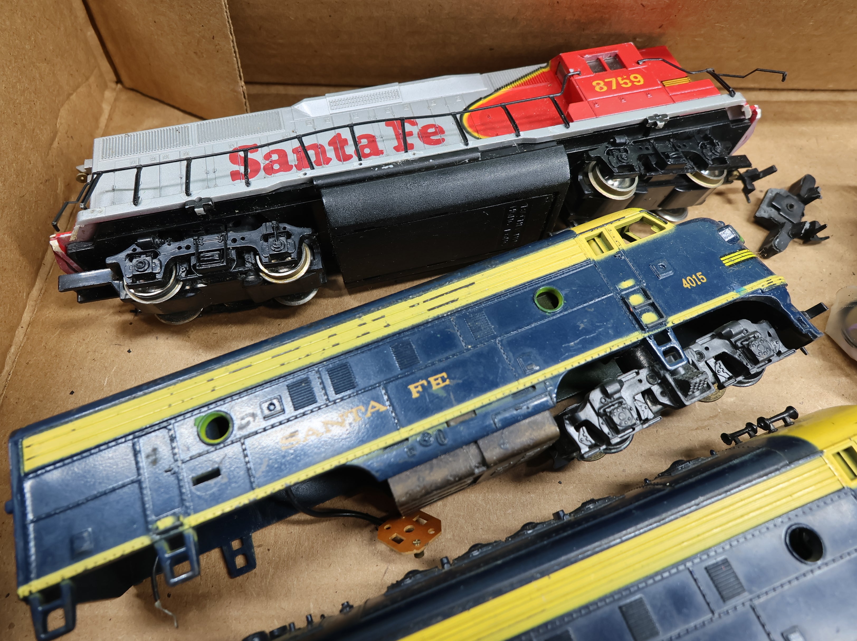 USED HO Scale Lot of Parts & Repair Locomotives (5 pcs)