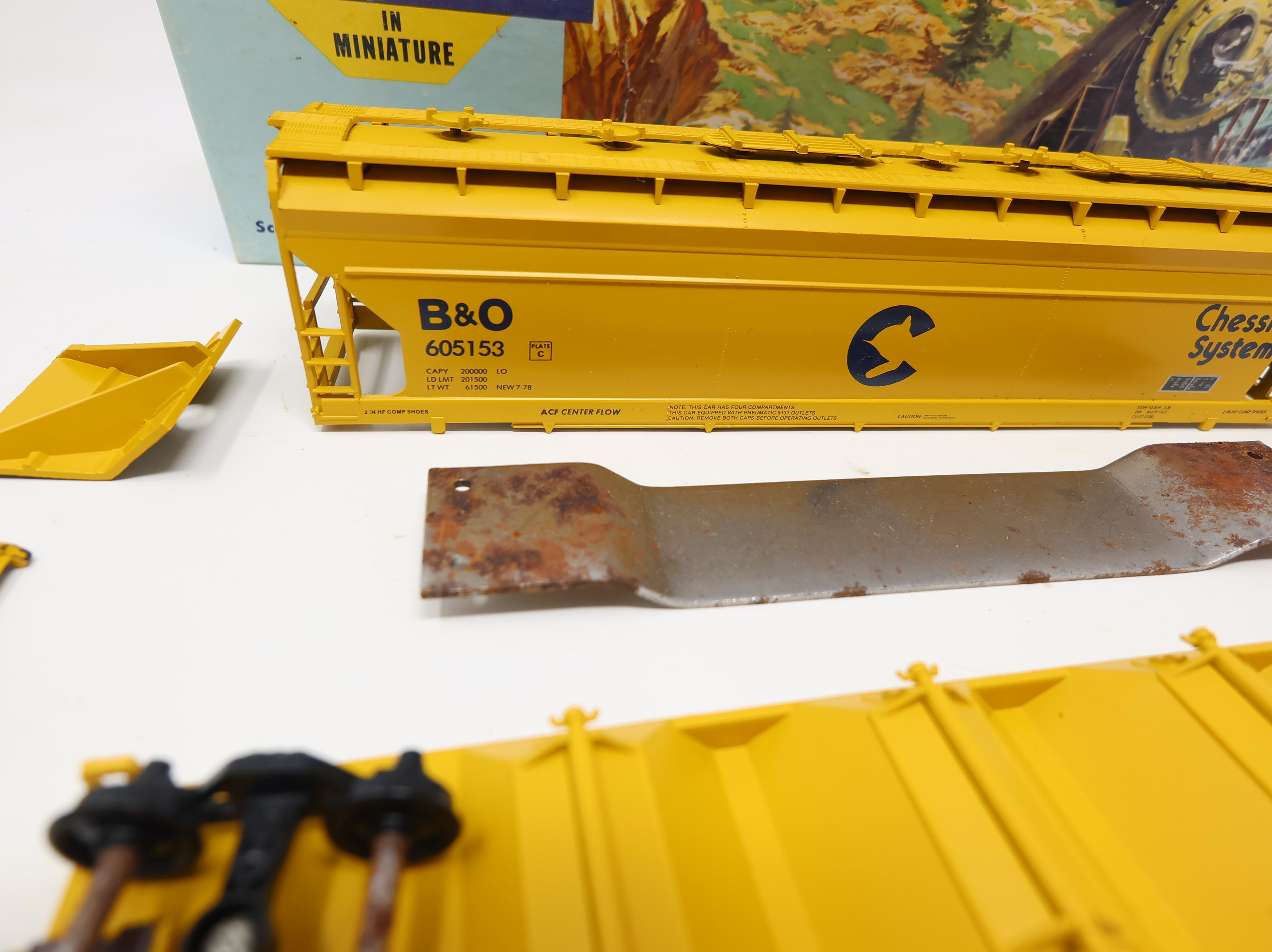 USED Athearn HO Scale ACF Covered Hopper Chessie System B&O #605153 KIT