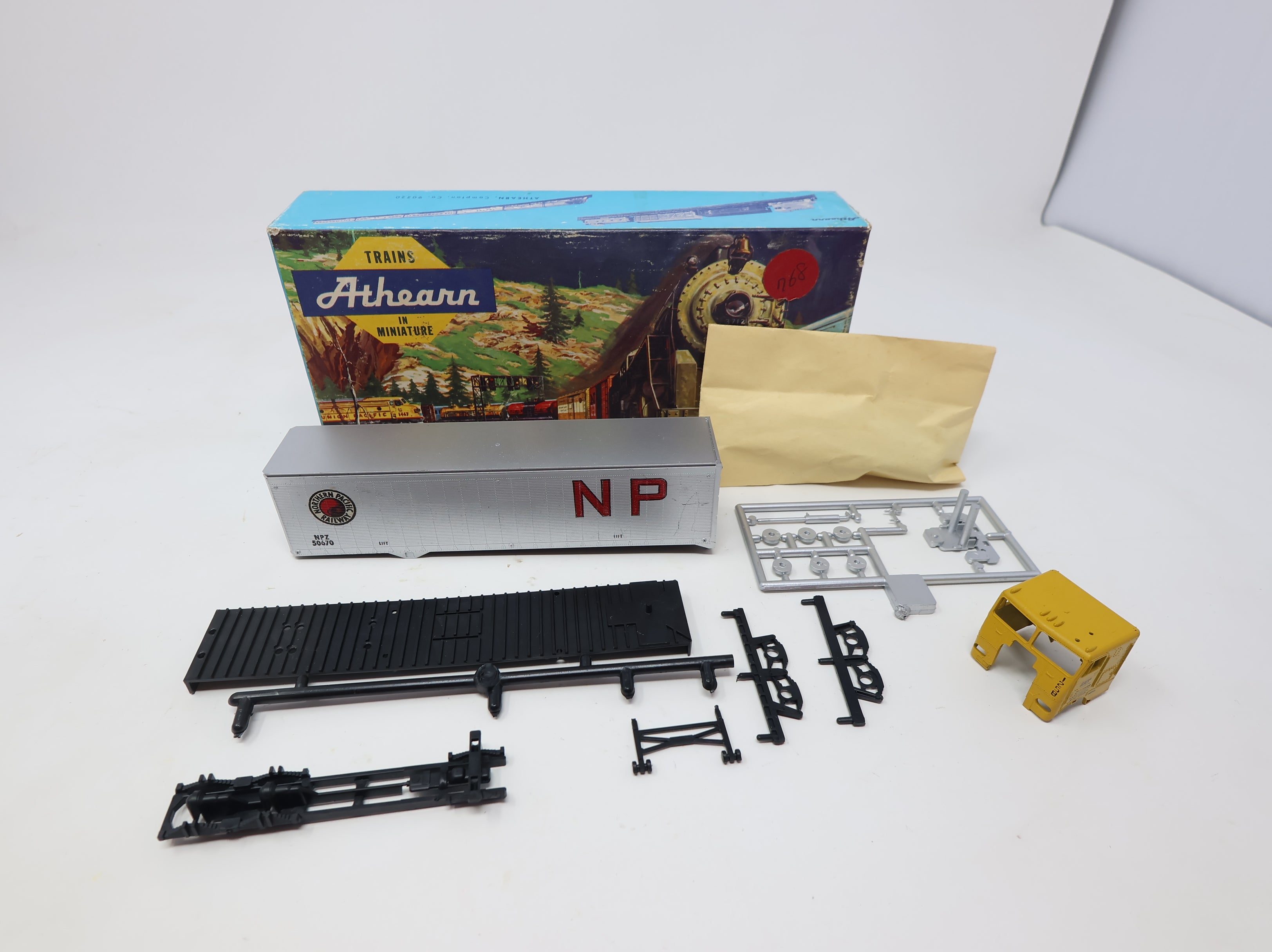 USED Athearn HO Scale 40' Trailer w/ Truck Northern Pacific KIT