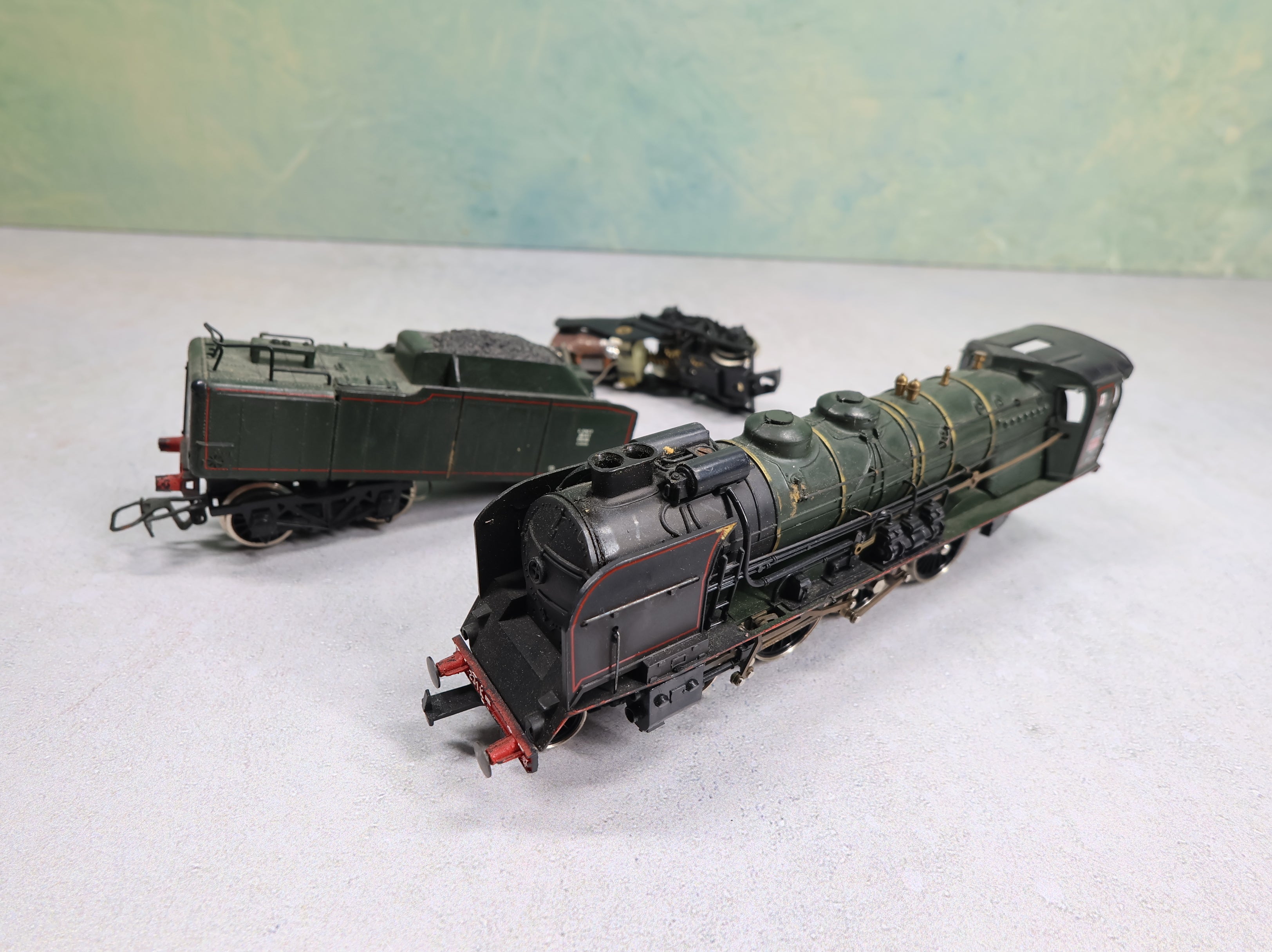 USED Jouef HO Scale 4-6-2 Steam Locomotive For Parts or Repair 231K