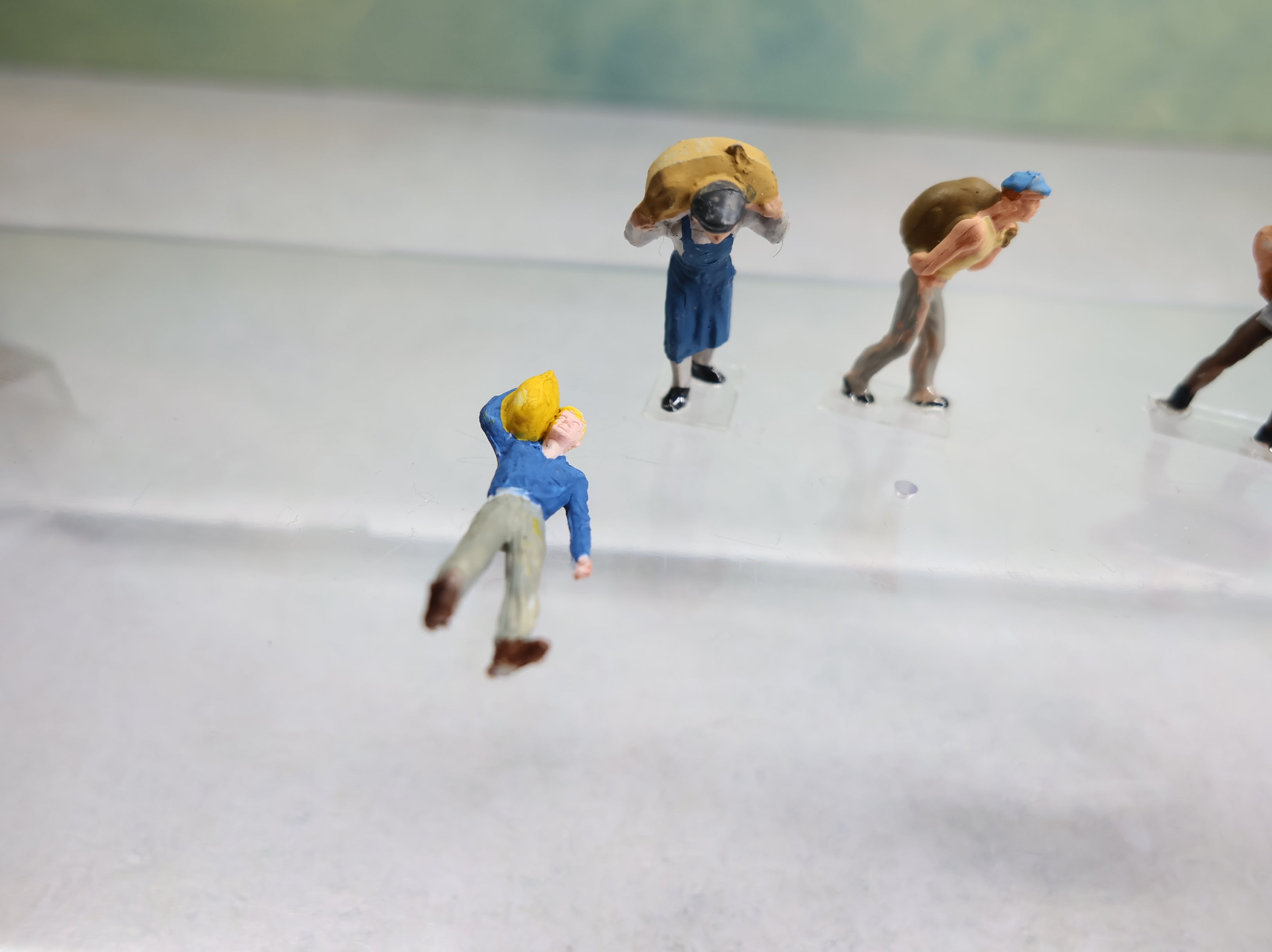 USED Preiser 275 HO Scale Worker Figures (6 pcs)