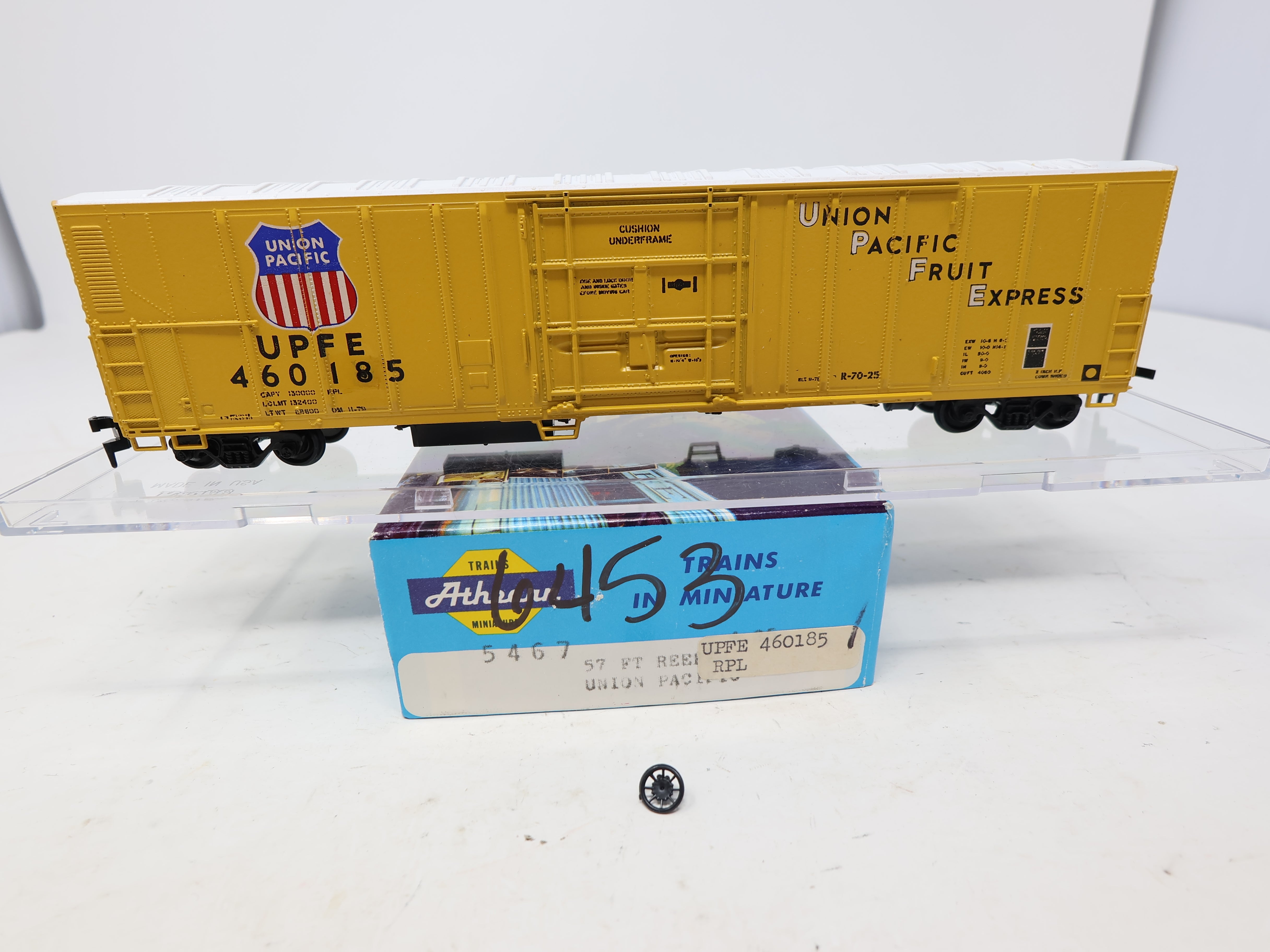 USED Athearn 5467 HO Scale, 57' Mechanical Reefer Box Car, Union Pacific UPFE #460185