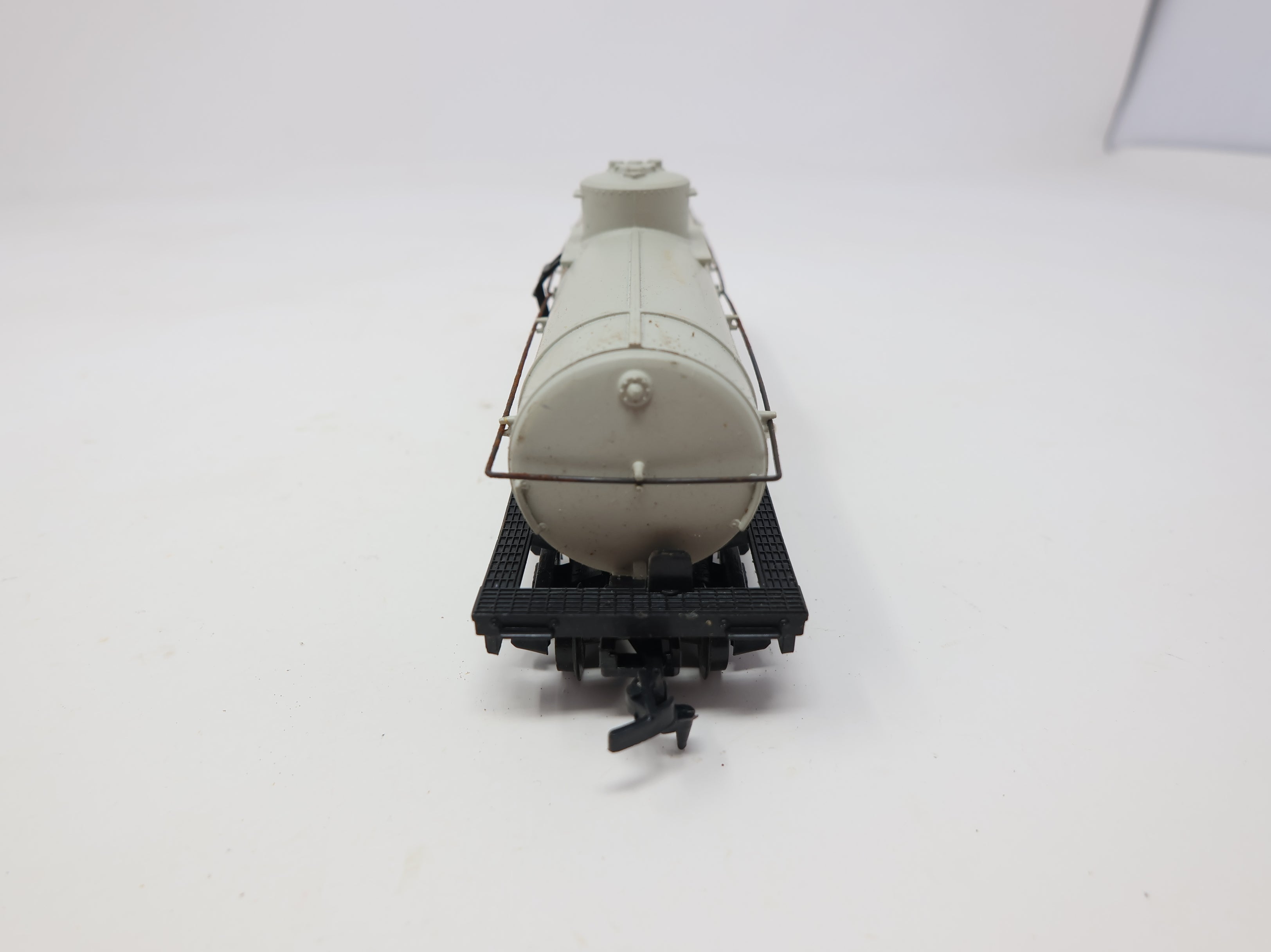 USED Tyco HO Scale Single Dome Tank Car Arco GATX #697012