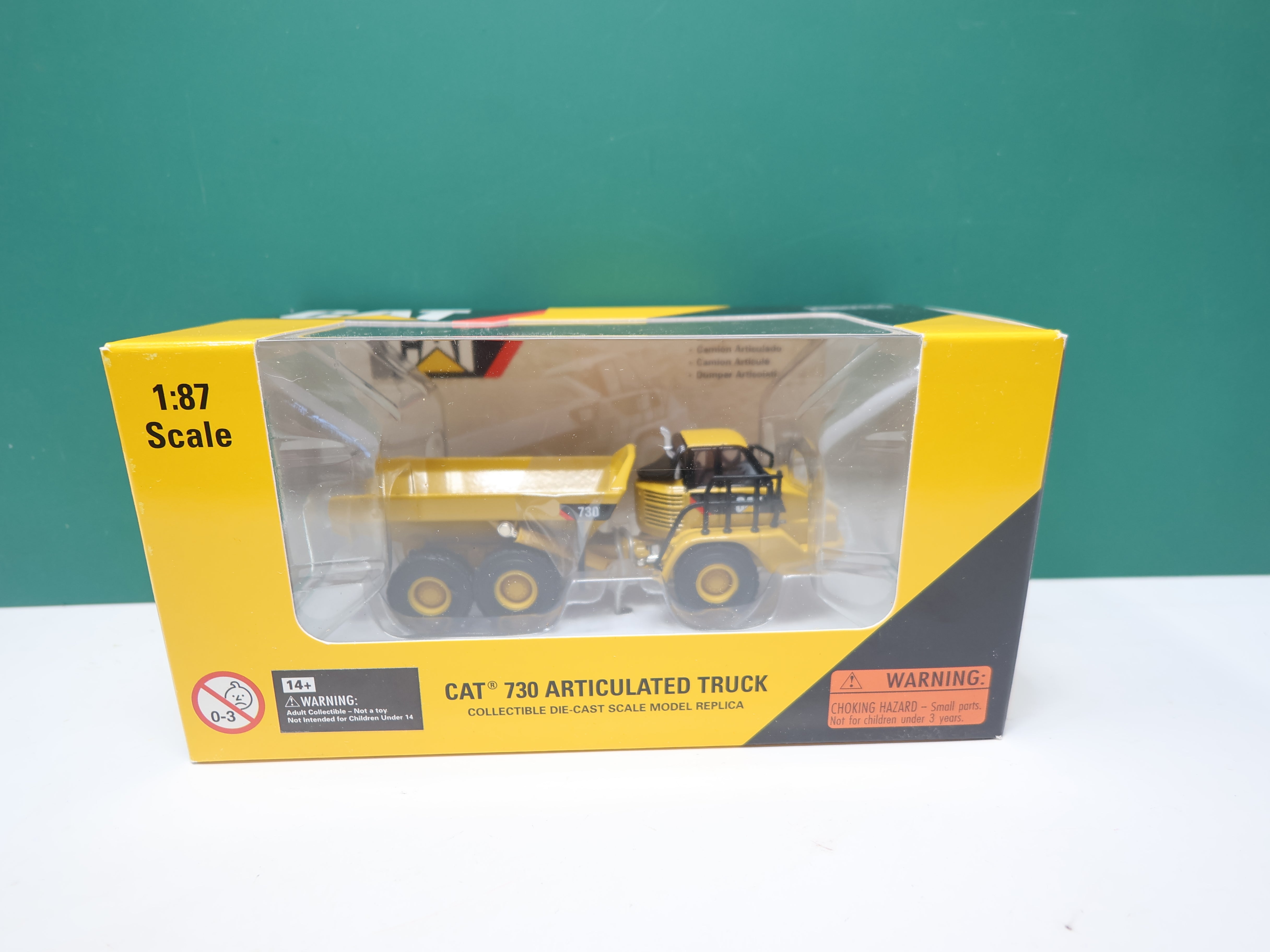 Norscot 55130 HO Scale, 730 Articulated Truck, CAT