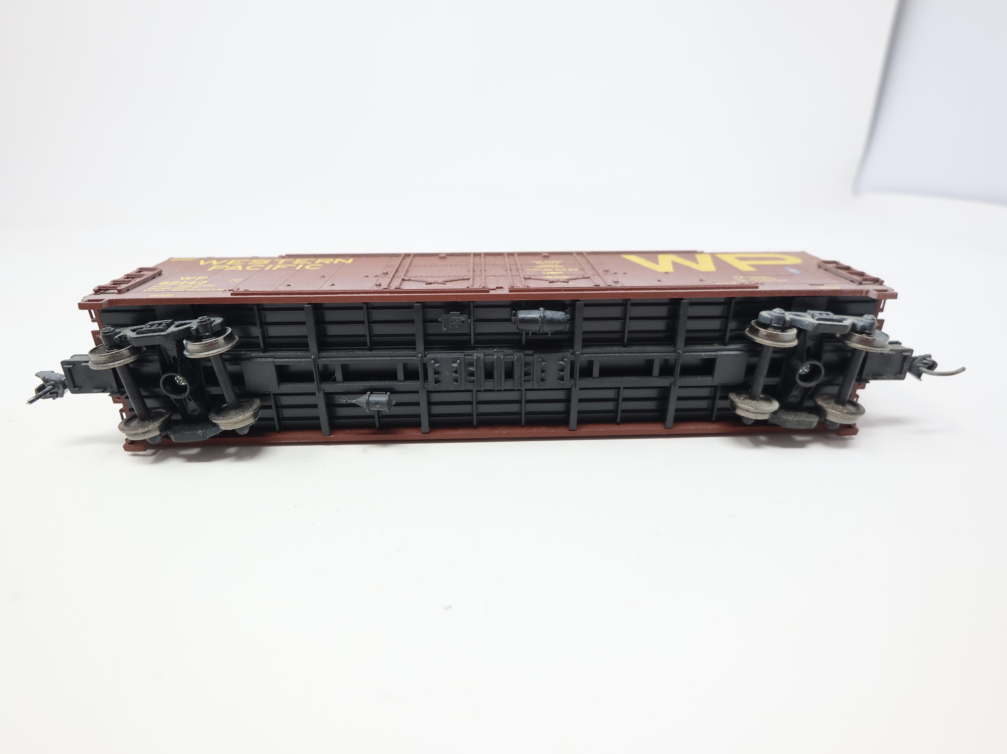 USED Athearn HO Scale Weathered 50' Double Door Box Car Western Pacific WP #62142