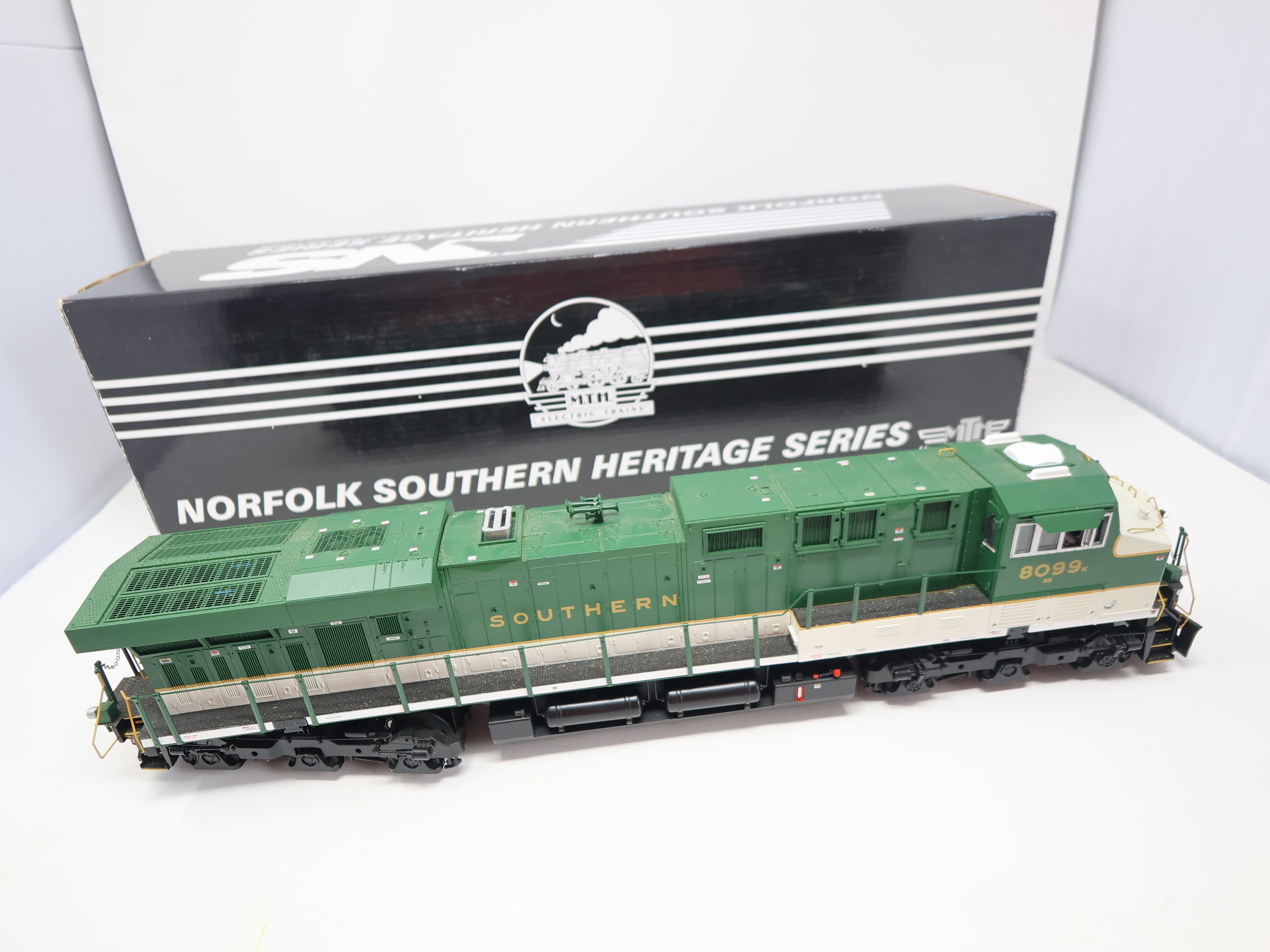 USED MTH Premier 20-20263-1 O, ES44AC NS Heritage Diesel Locomotive, Southern #8099 (Proto-Sound 3.0)