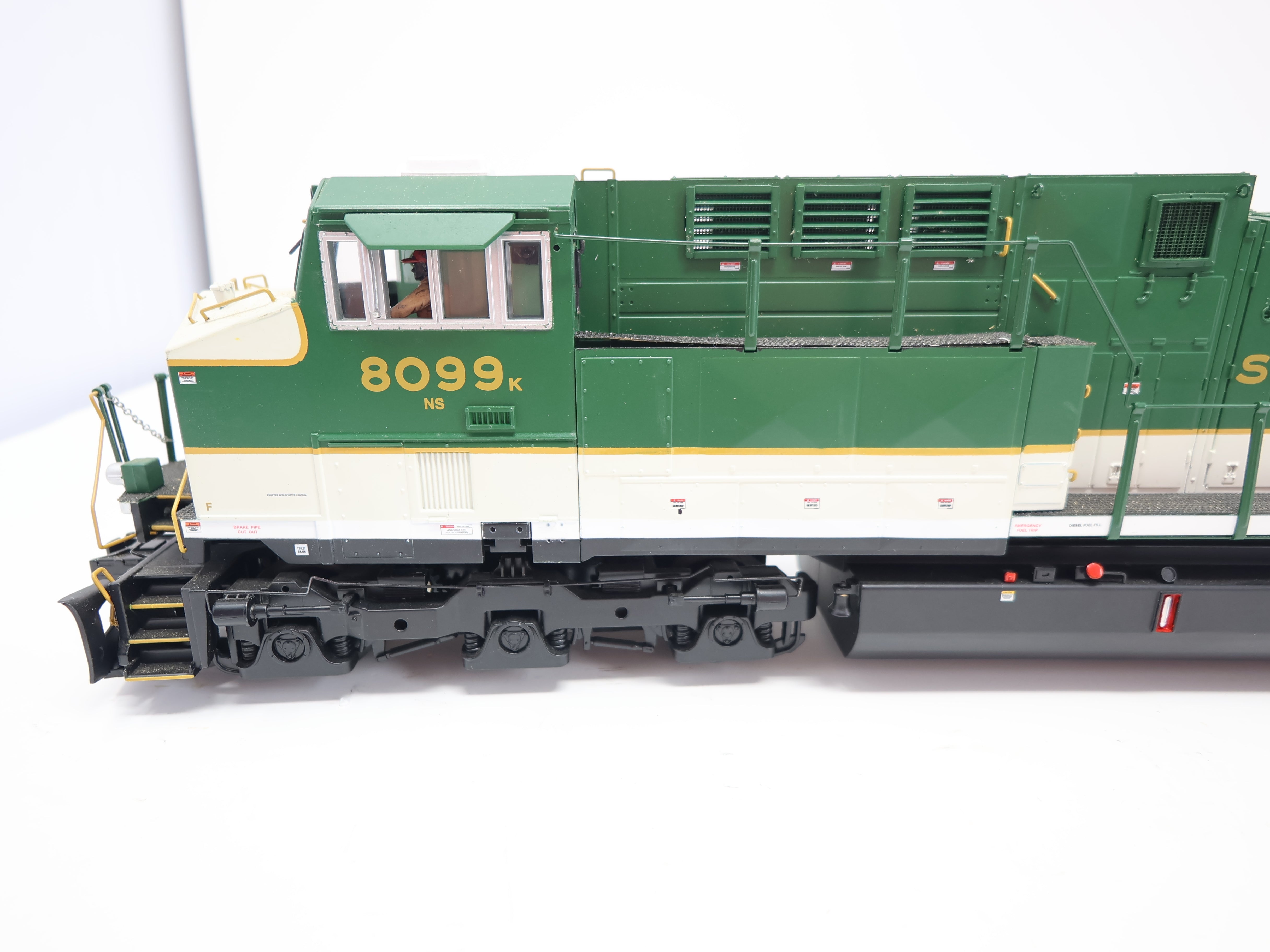 USED MTH Premier 20-20263-1 O, ES44AC NS Heritage Diesel Locomotive, Southern #8099 (Proto-Sound 3.0)