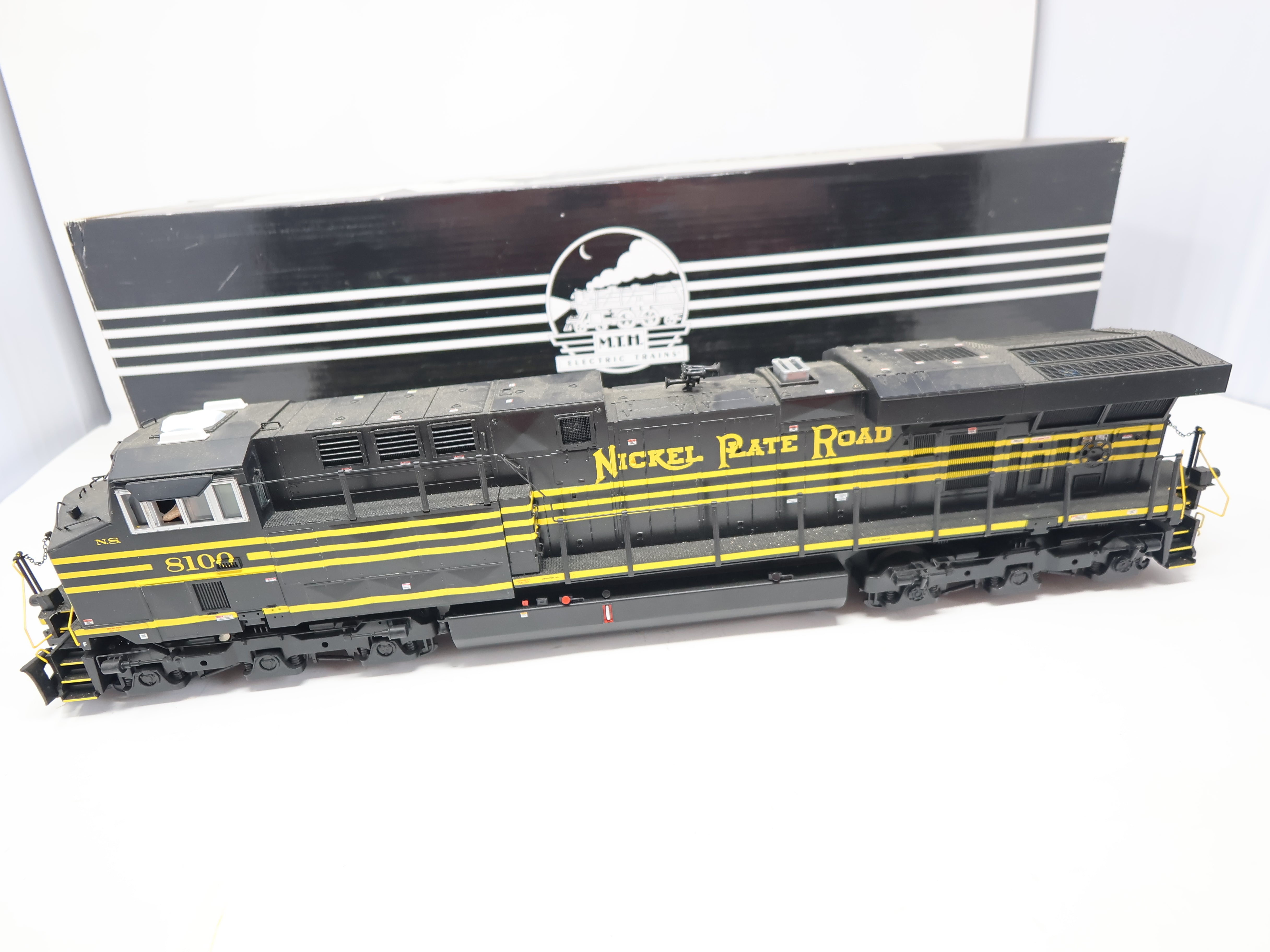 USED MTH Premier 20-20262-1 O, ES44AC NS Heritage Diesel Locomotive, Nickel Plate Road #8100 (Proto-Sound 3.0)