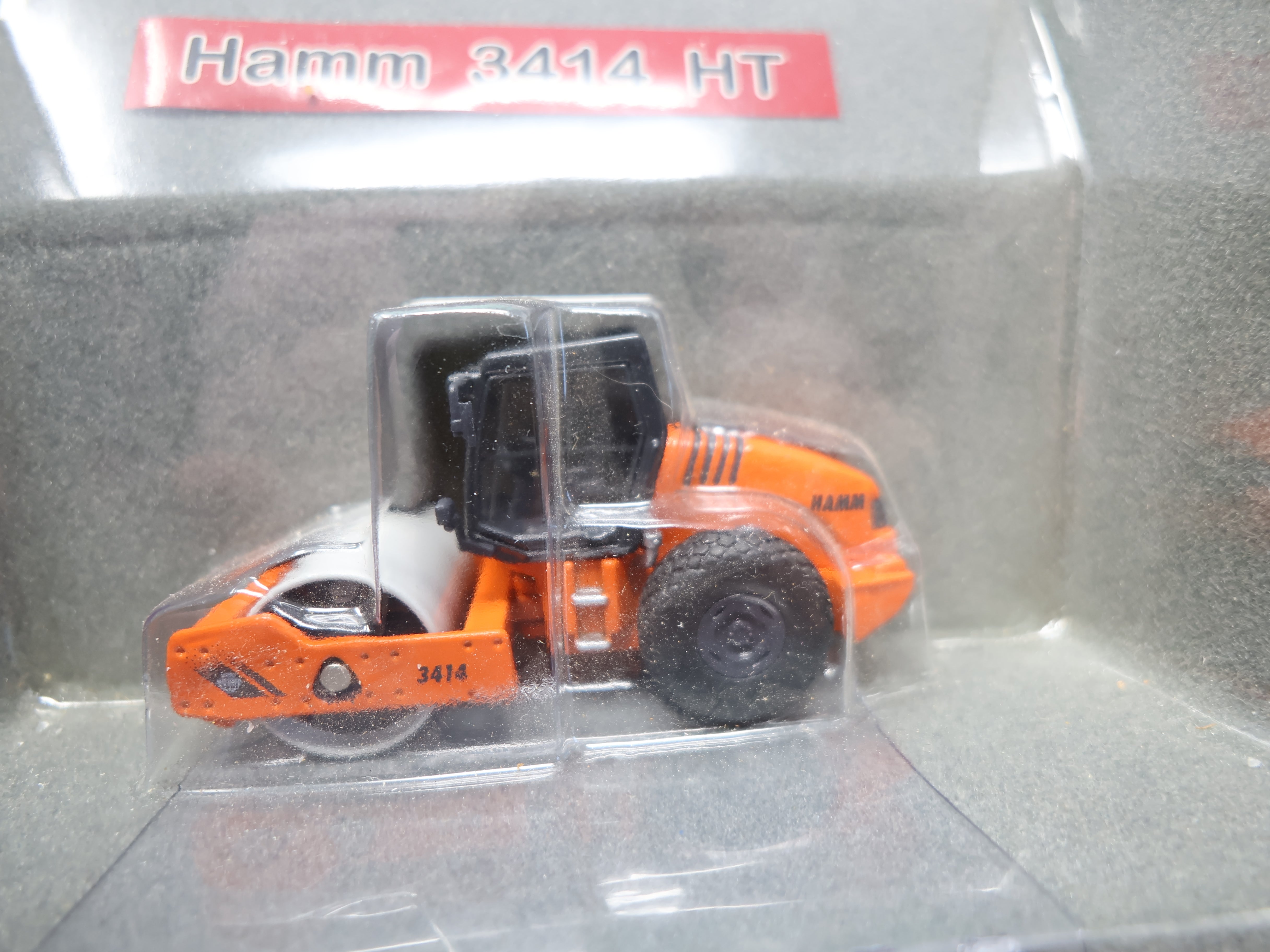 NZG 604 HO Scale, Hamm 3414 HT Compactor Roller