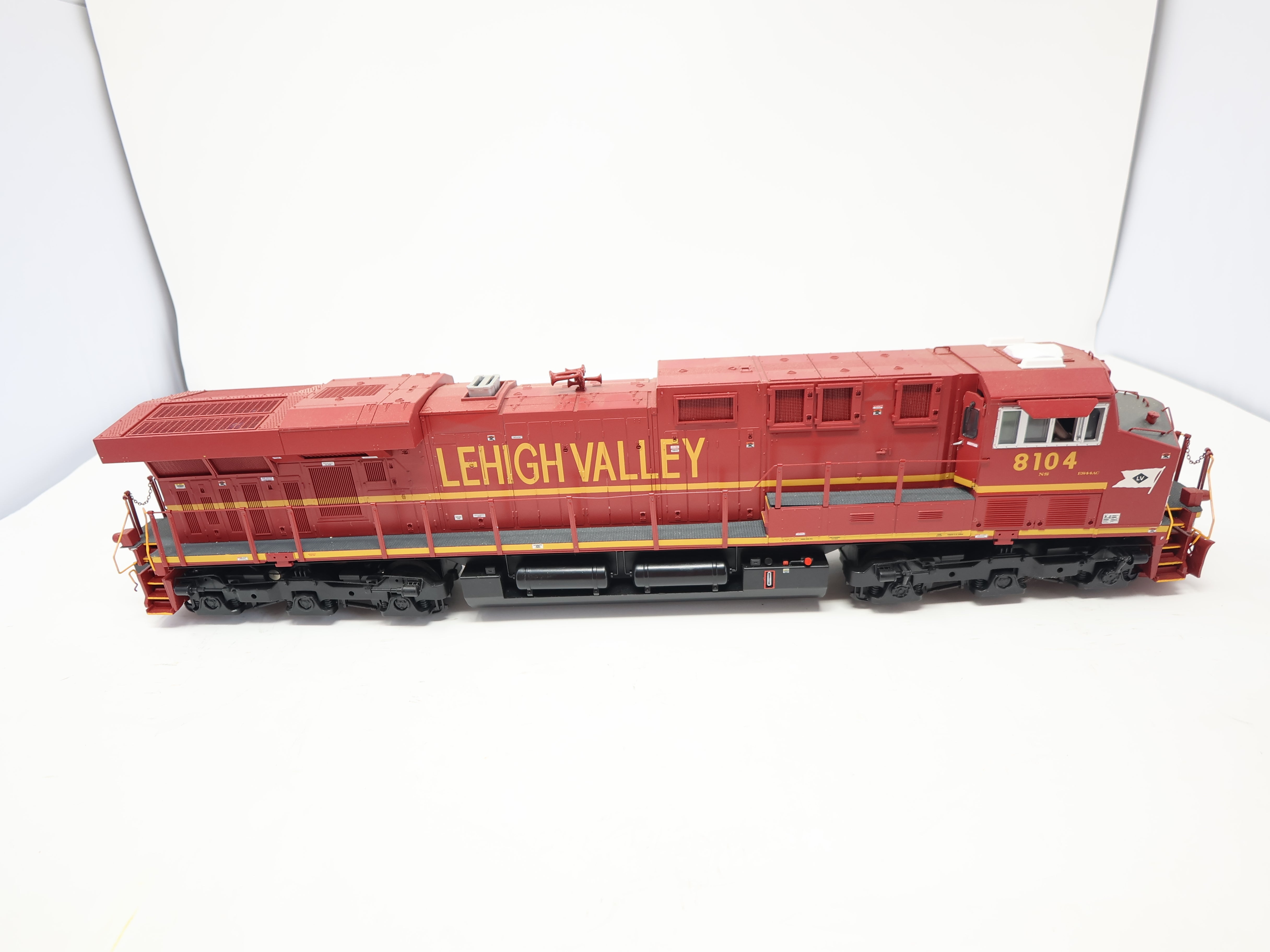 USED MTH Premier 20-20279-1 O, ES44AC NS Heritage Diesel Locomotive, Lehigh Valley #8104 (Proto-Sound 3.0)