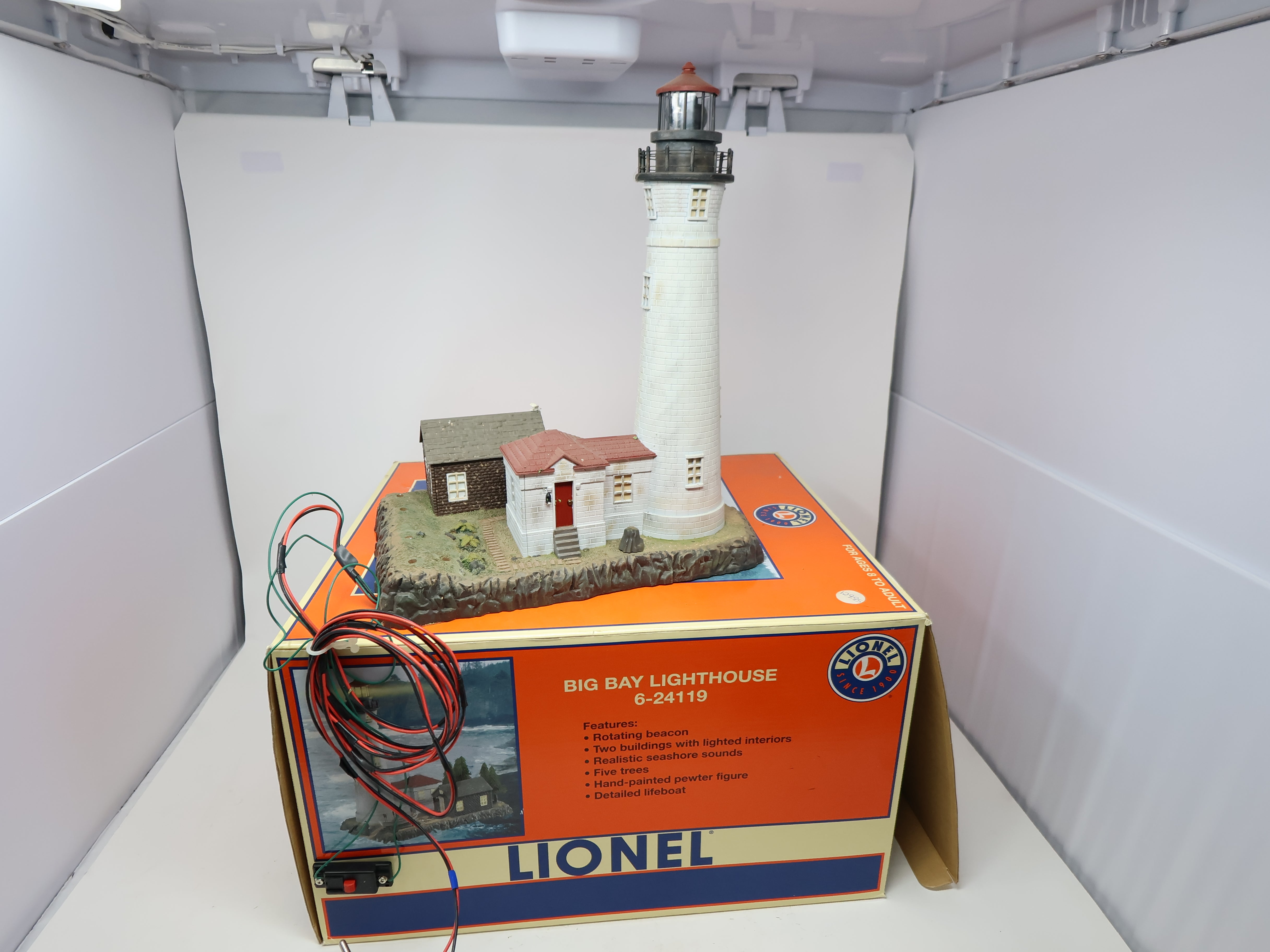 USED Lionel 6-24119 O, Big Bay Lighthouse