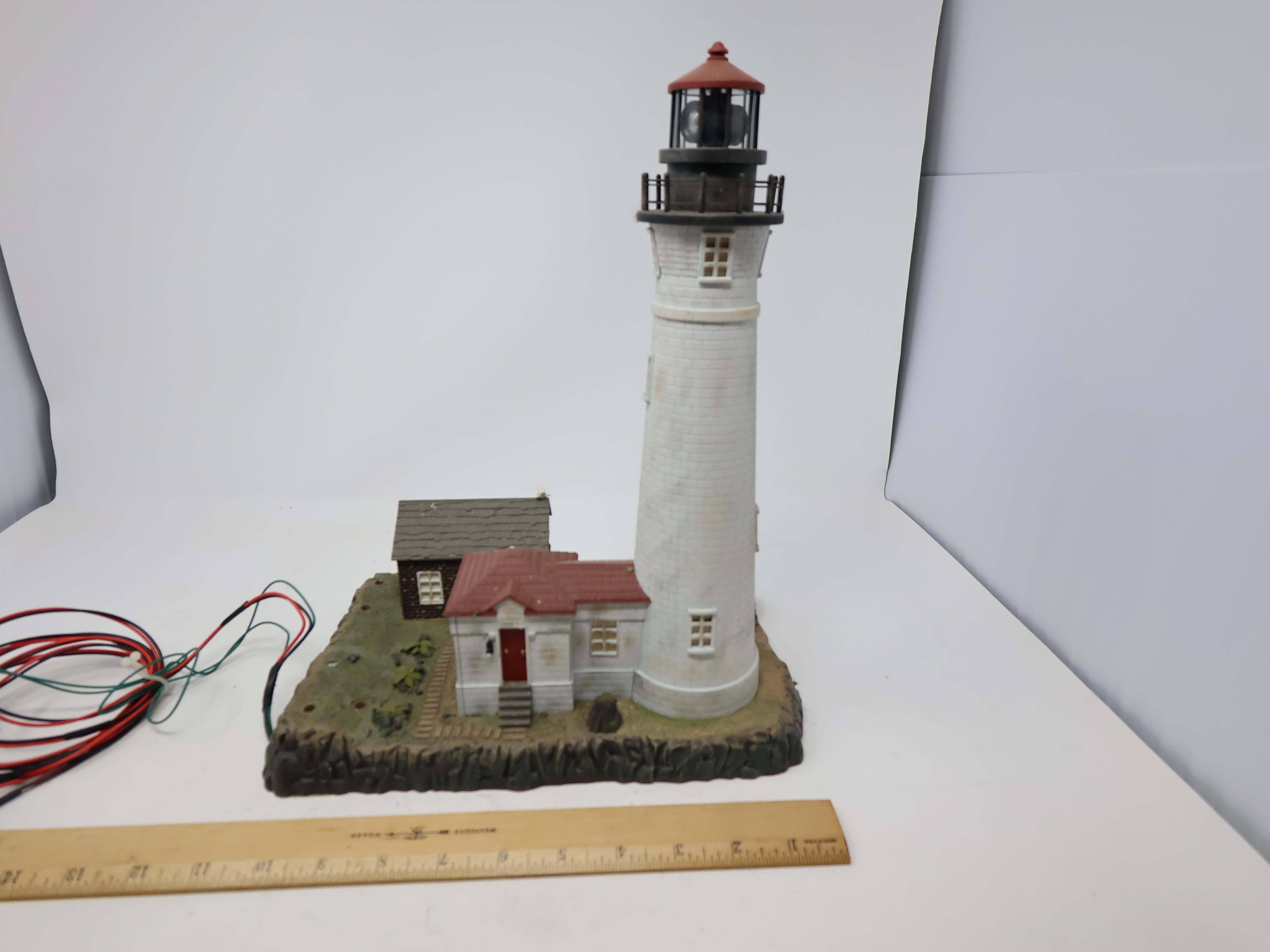 USED Lionel 6-24119 O, Big Bay Lighthouse