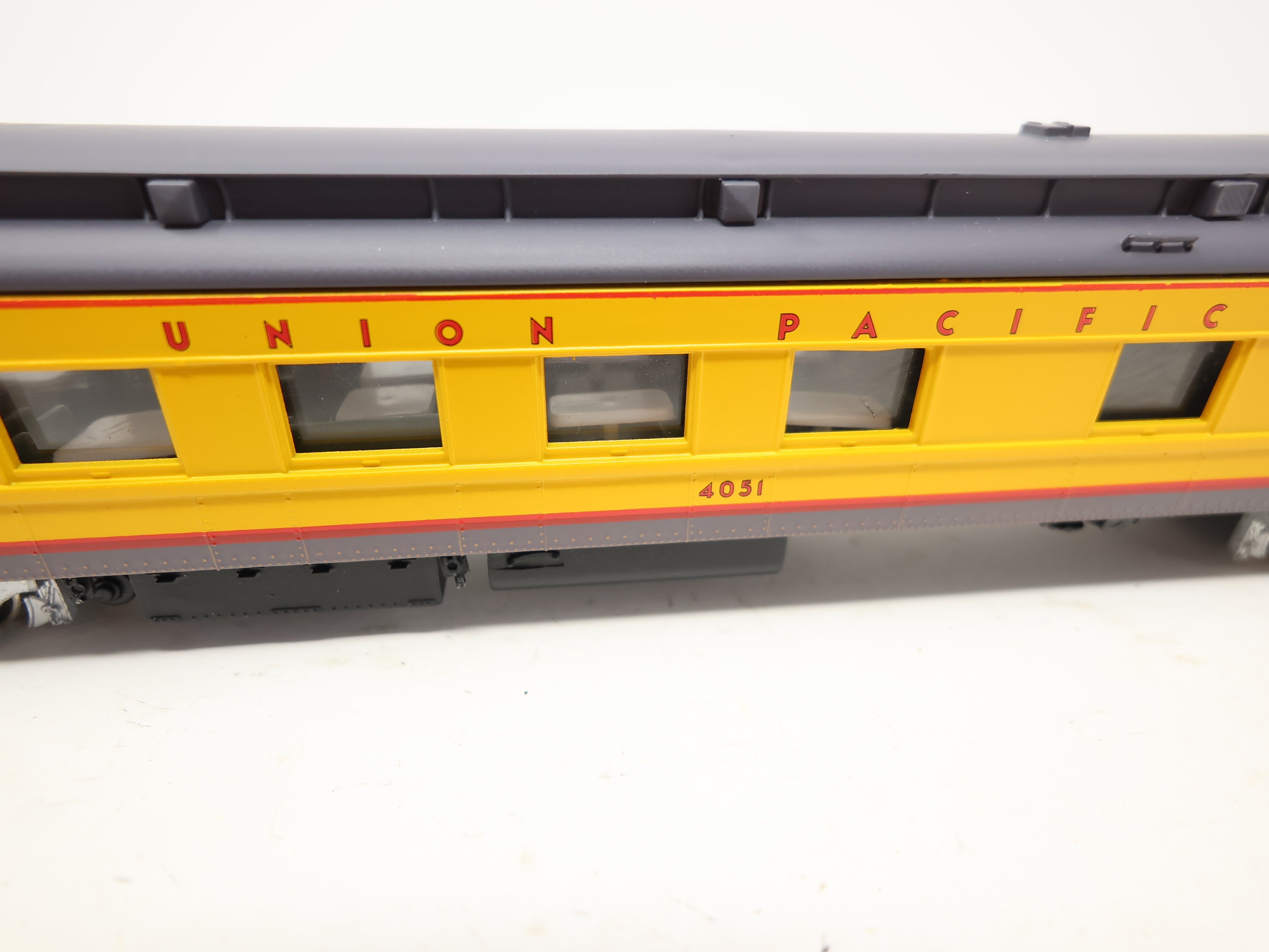 USED Bachmann 89024 HO Scale, Spectrum Diner Passenger Car, Union Pacific #4056