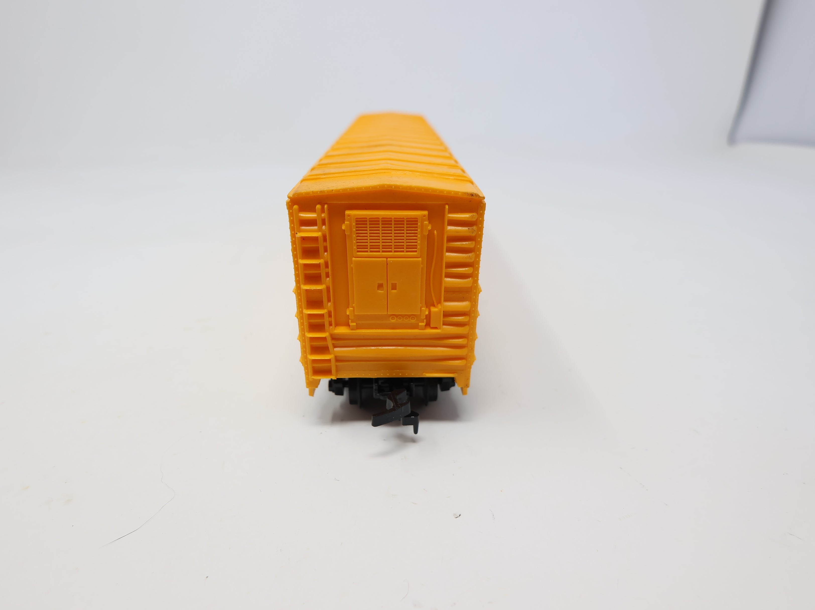 USED HO Scale 50' Box Car Railbox RBOX #10000