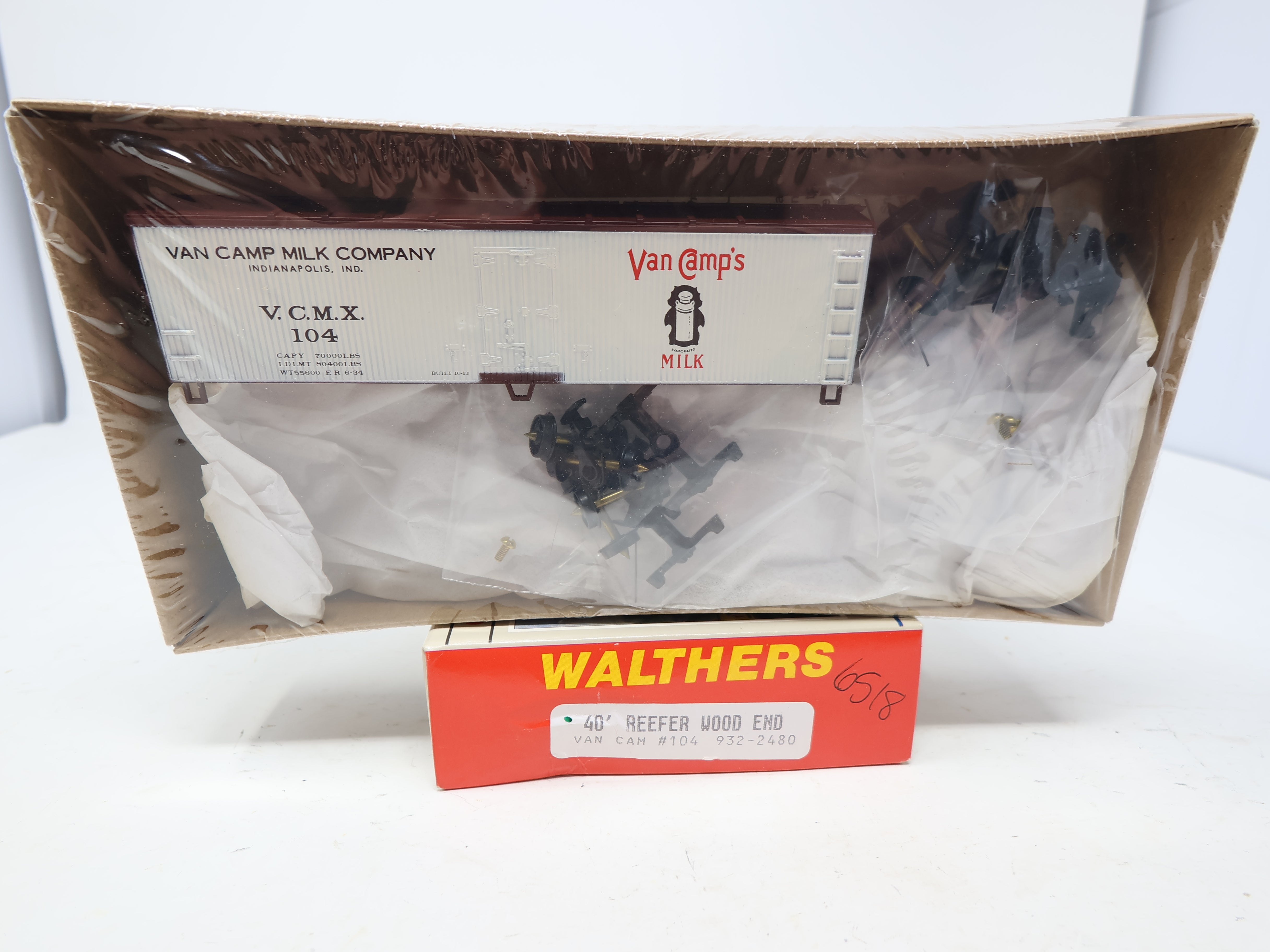 Walthers 932-2480 HO Scale, 40' Reefer Wood End Box Car, Van Camp Milk VCMX #104, Sealed (KIT)