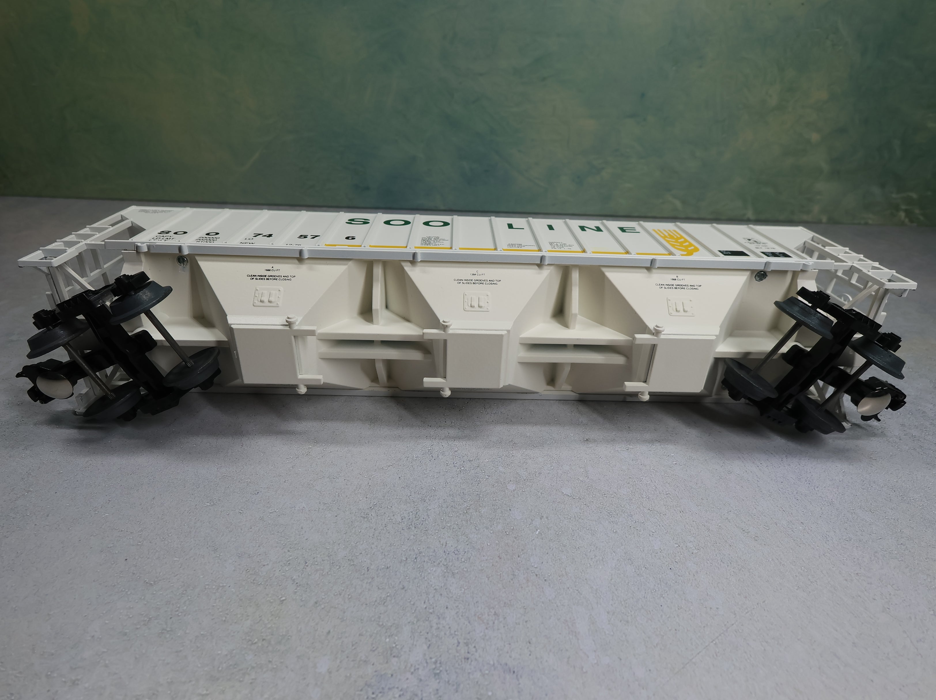 USED Weaver O PS-2 Covered Hopper SOO Line #74576