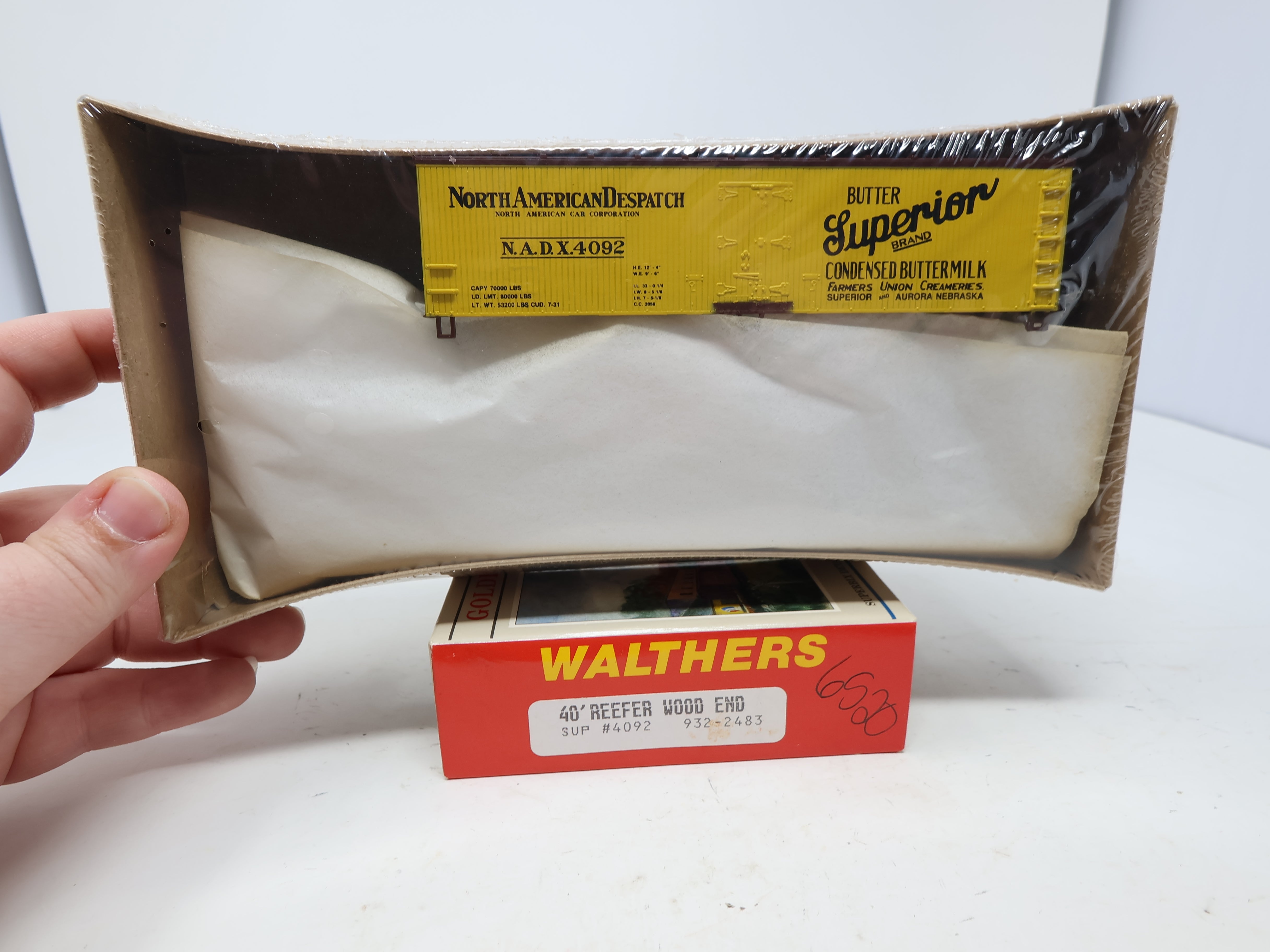 Walthers 932-2483 HO Scale, 40' Reefer Wood End Box Car, North American Despatch NADX #4092, Sealed (KIT)