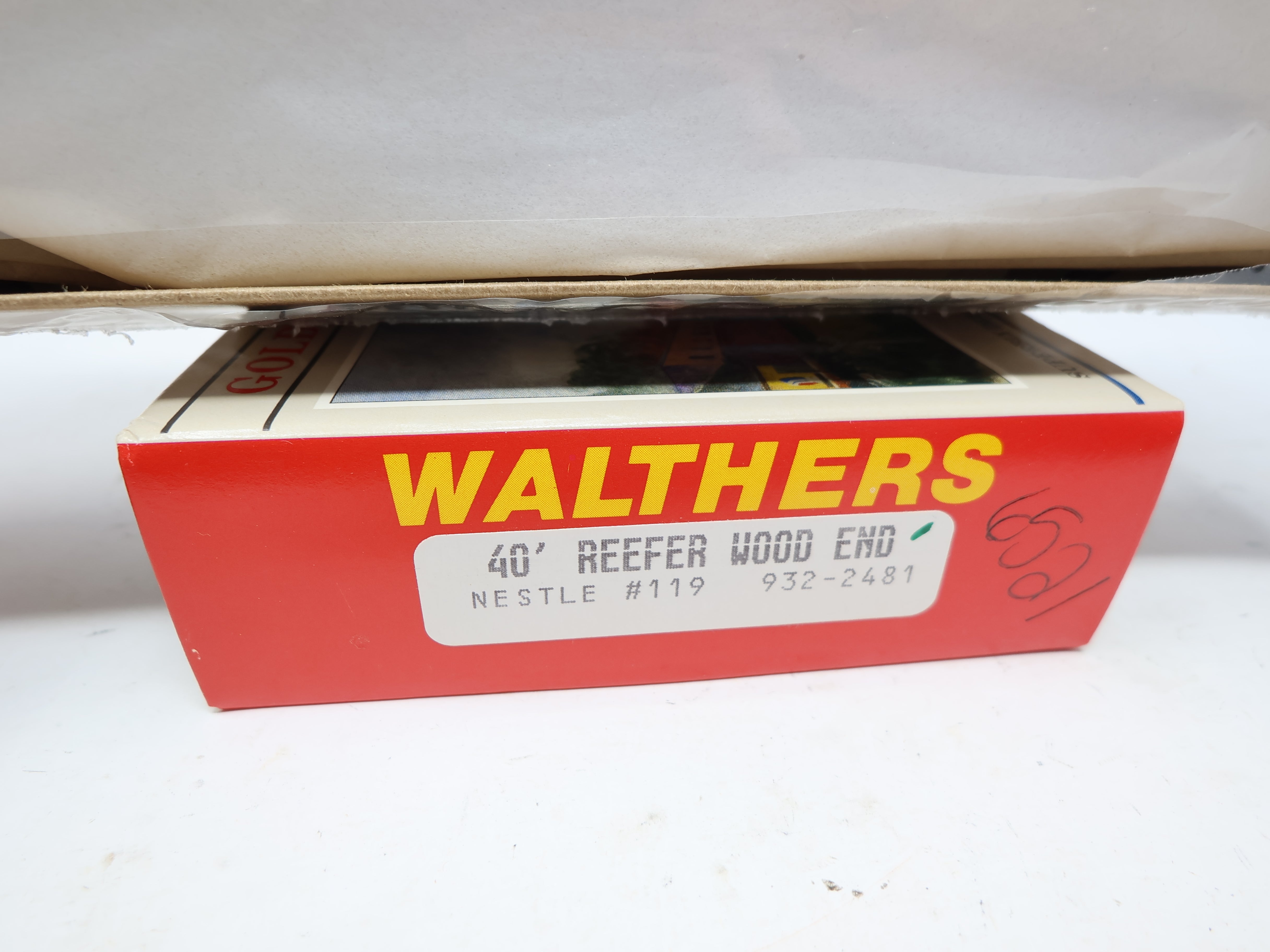 Walthers 932-2481 HO Scale, 40' Reefer Wood End Box Car, Nestle Transportation MLKK #119, Sealed (KIT)