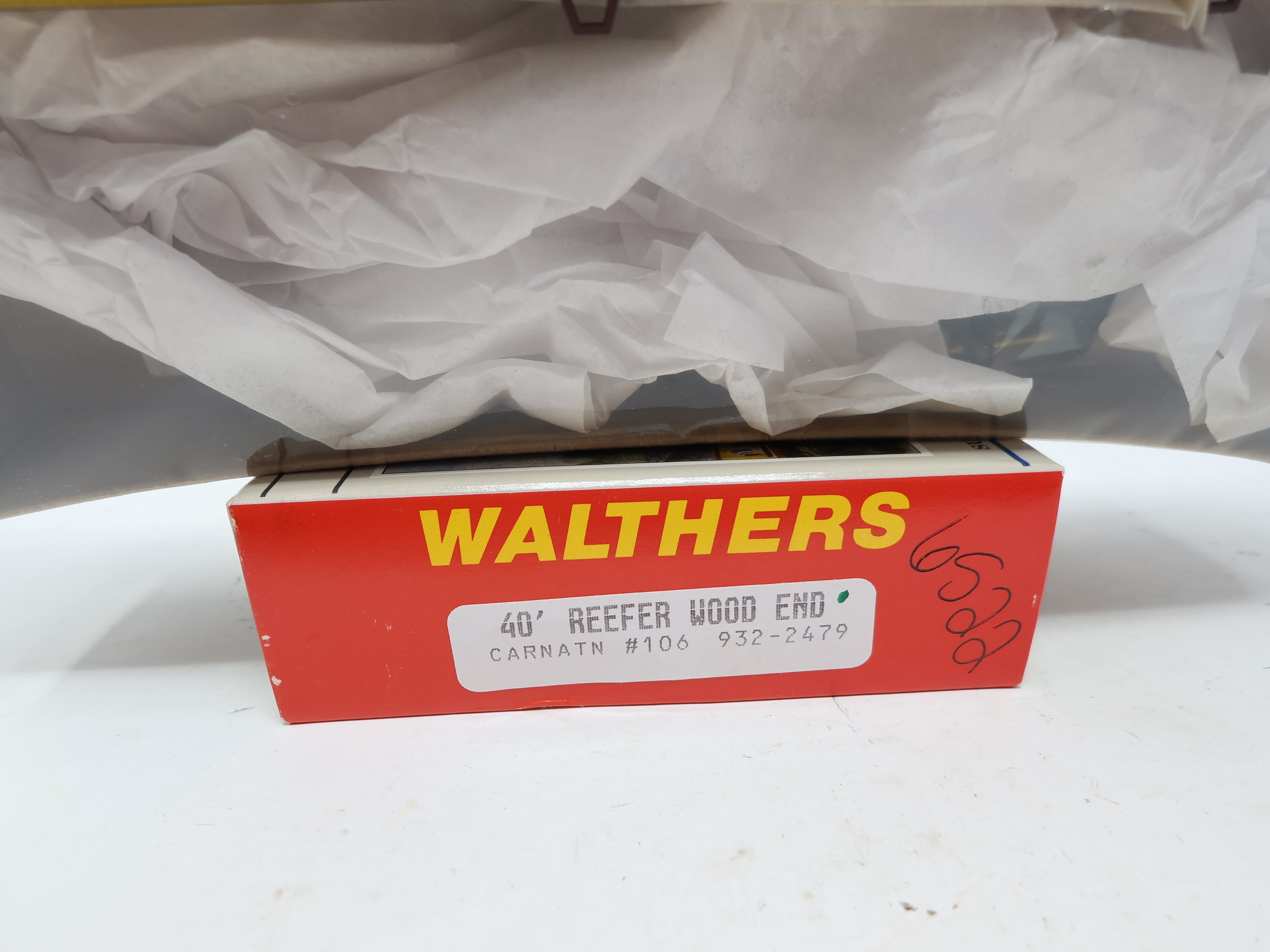 Walthers 932-2479 HO Scale, 40' Reefer Wood End Box Car, Carnation Milk CMX #106, Sealed (KIT)