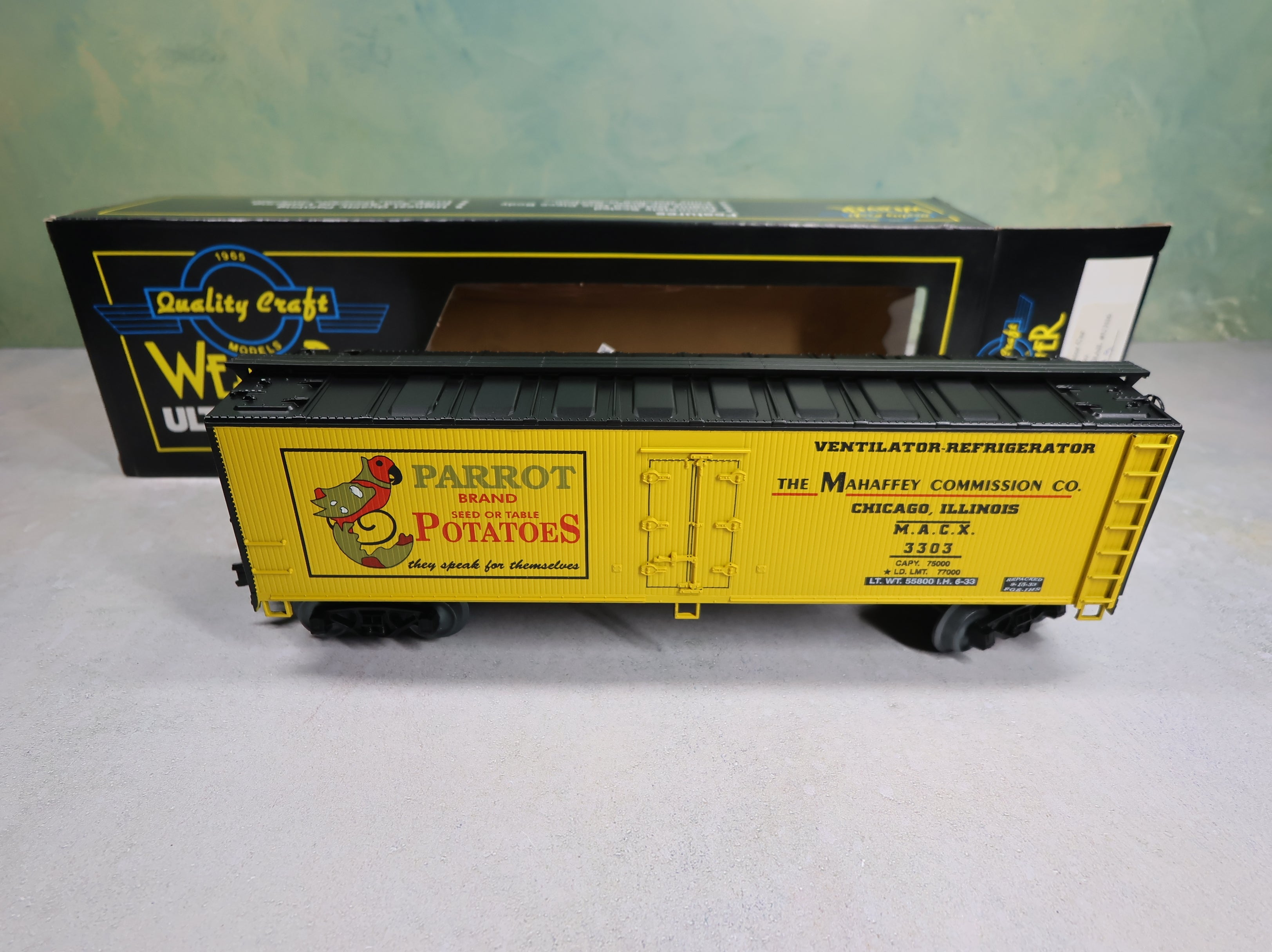 USED Weaver O 40' Wood-Side Refrigerator Box Car Mahaffey Commission MACX #3303 Parrot Brand Potatoes