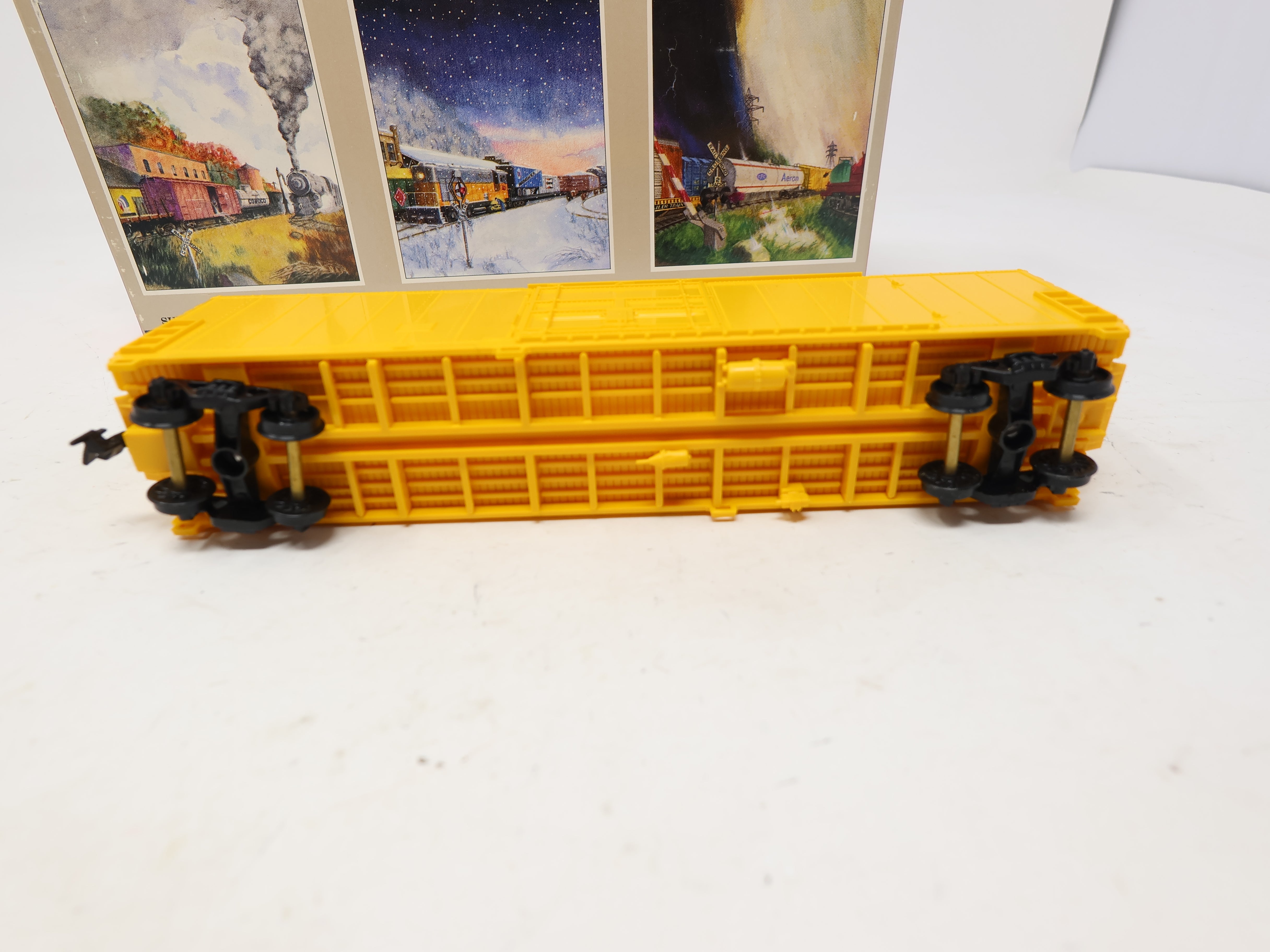 USED Walthers 932-4750 HO Scale, 50' FGE Insulated Box Car, Undecorated